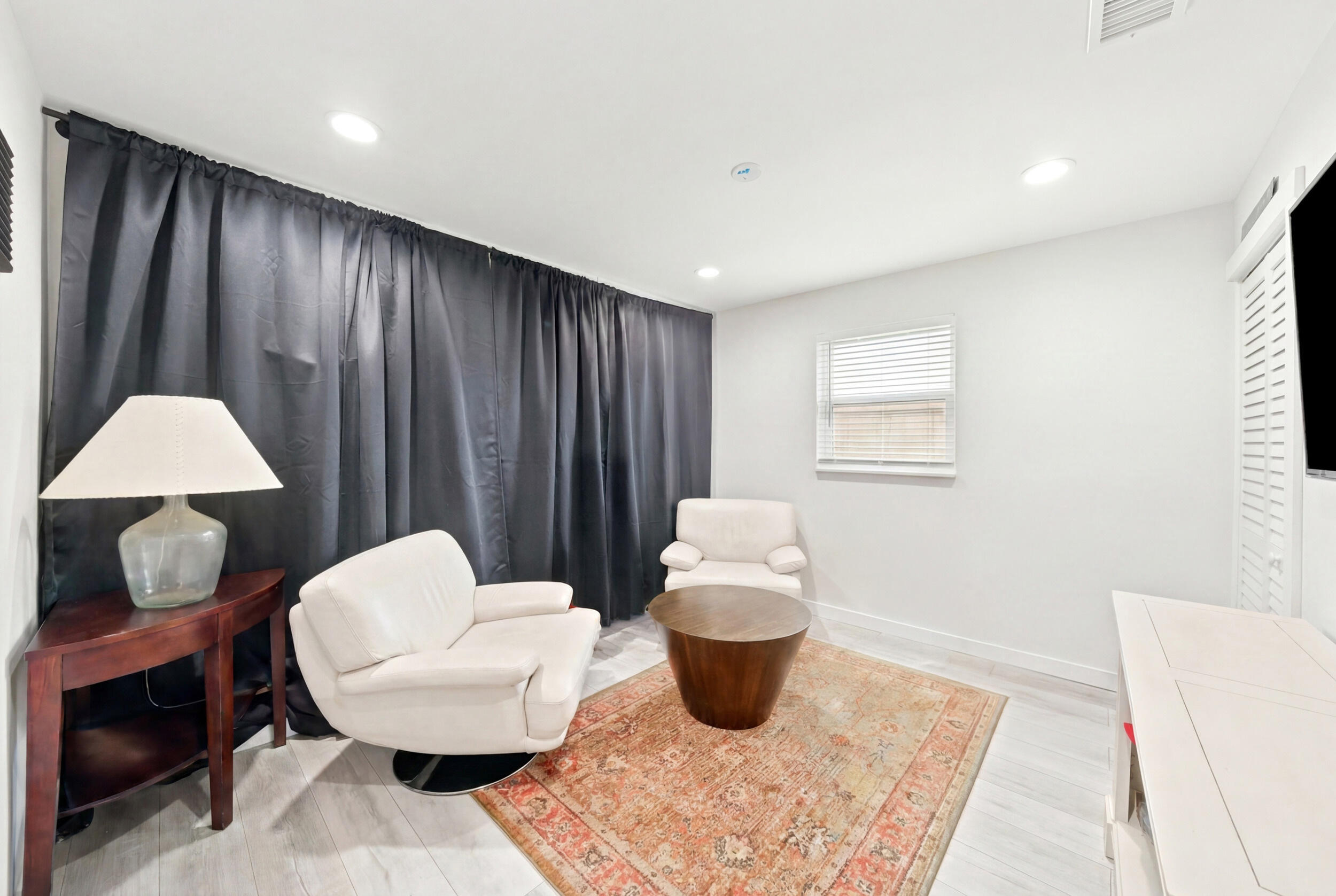 COLLIER MANOR 3RD ADD - Residential Lease