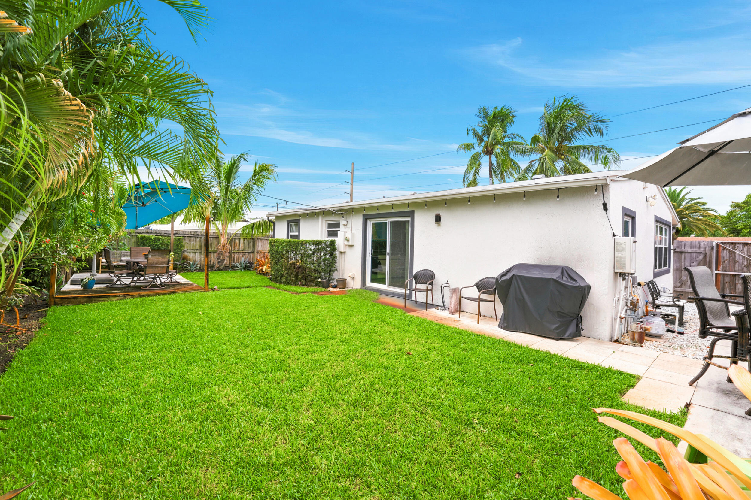 COLLIER MANOR 3RD ADD - Residential Lease