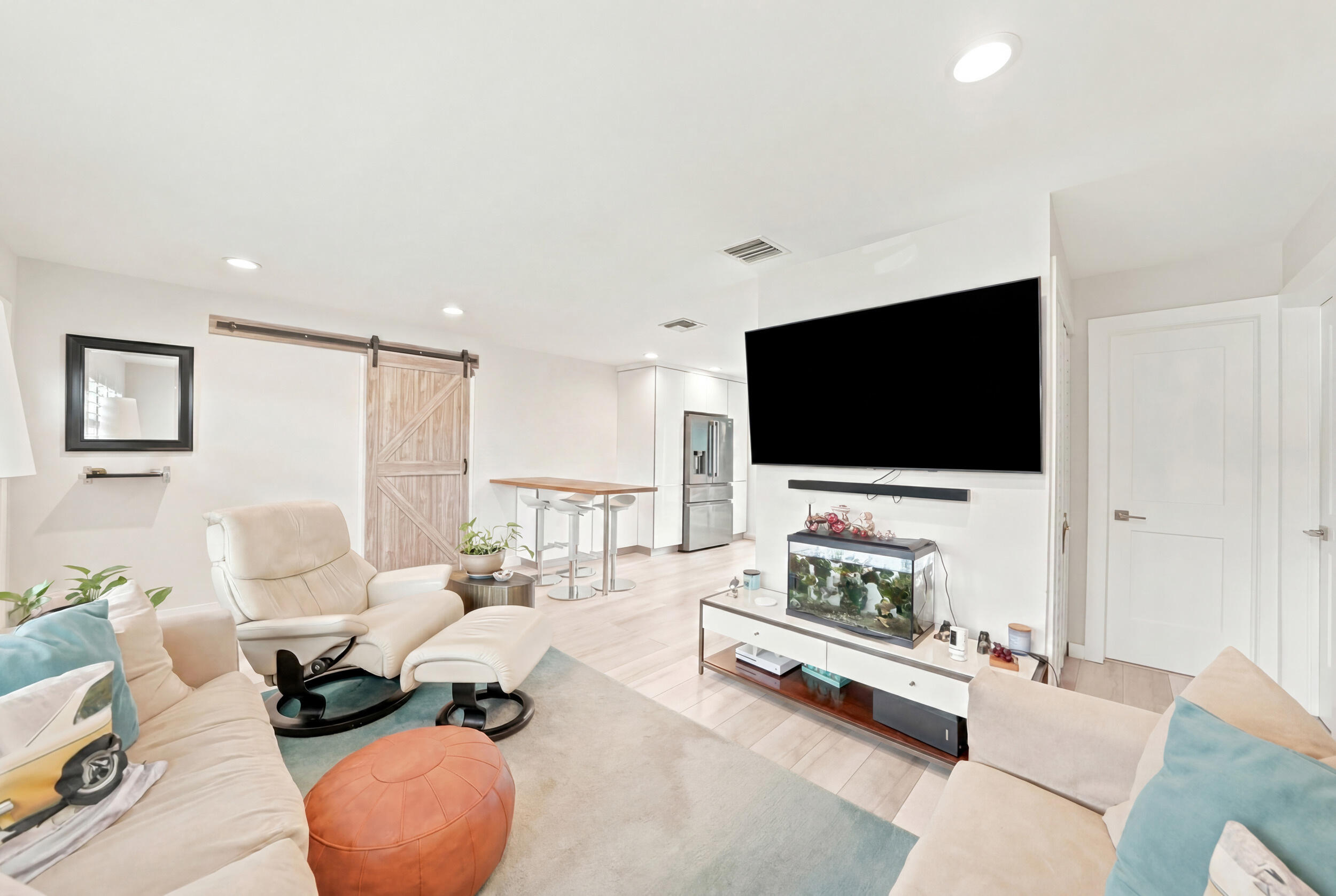 COLLIER MANOR 3RD ADD - Residential Lease