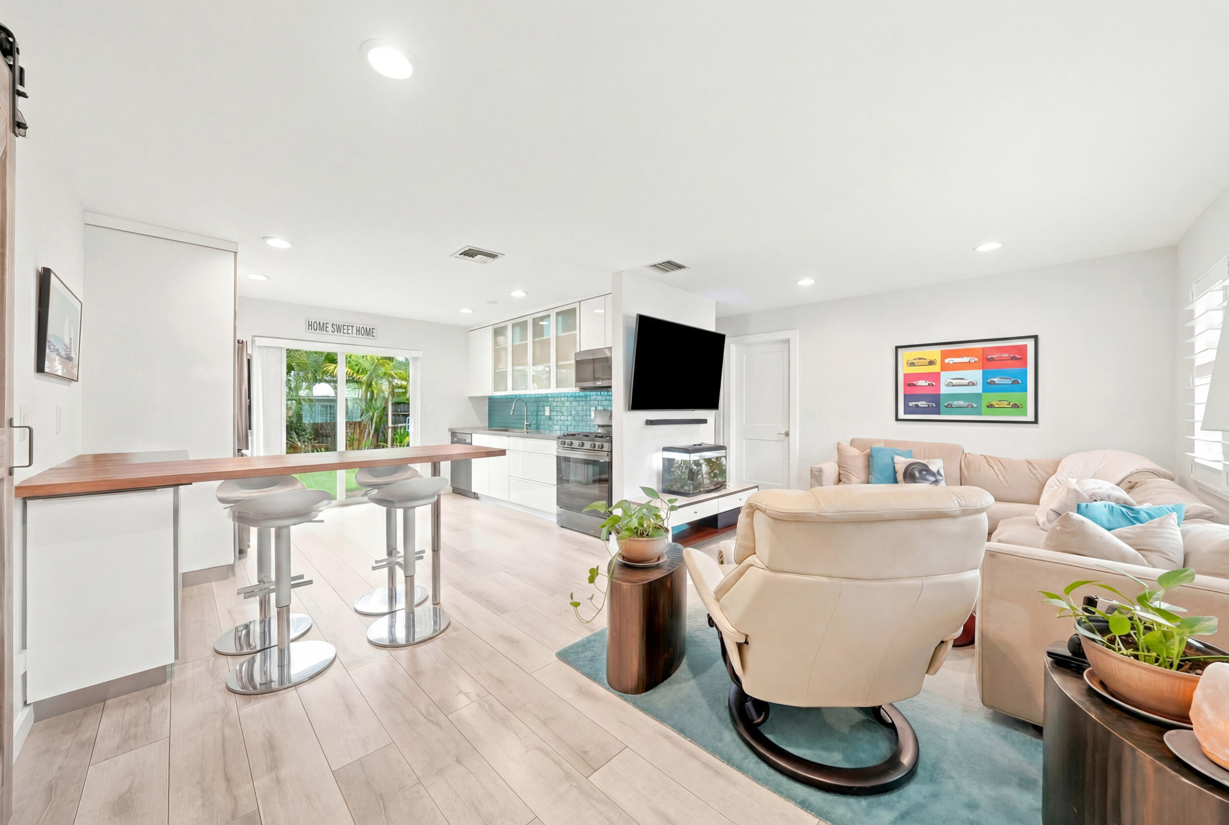 COLLIER MANOR 3RD ADD - Residential Lease