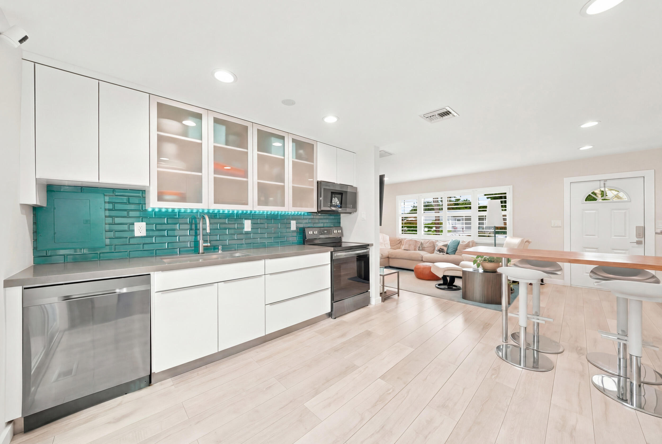 COLLIER MANOR 3RD ADD - Residential Lease