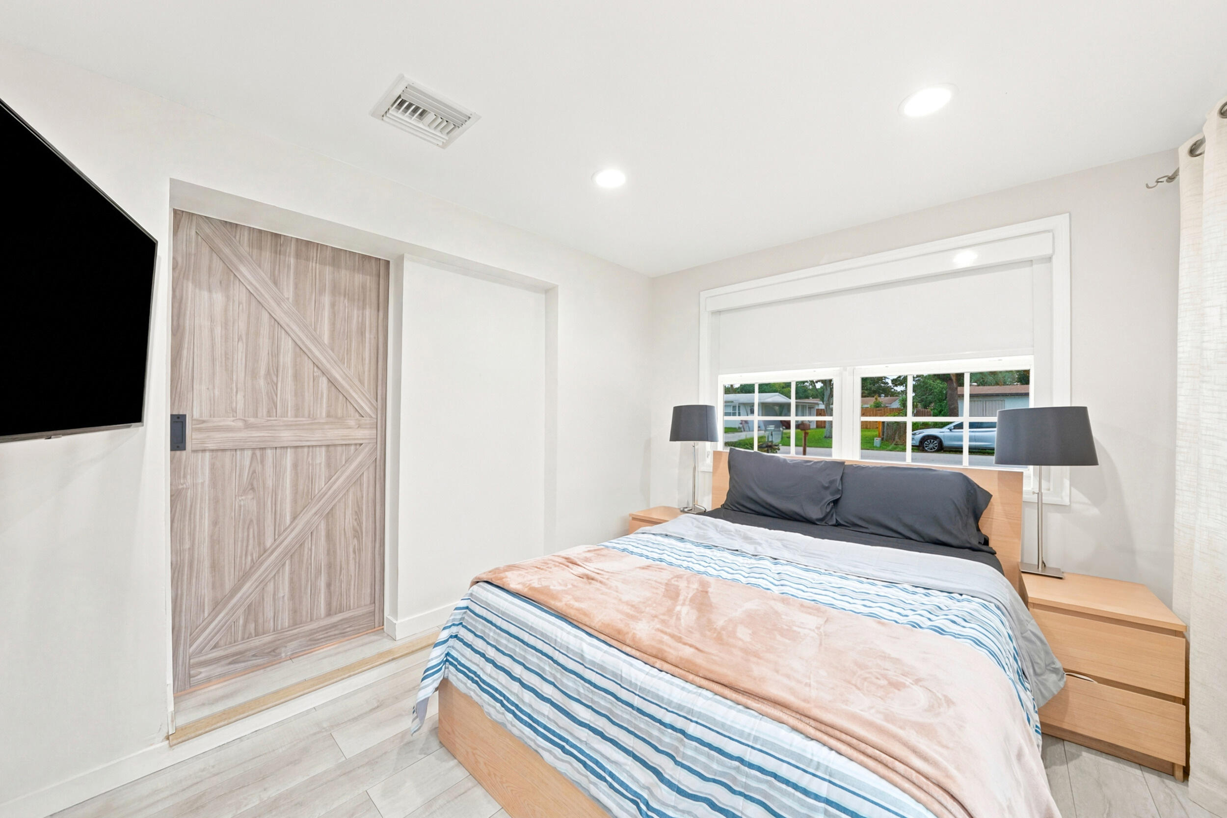 COLLIER MANOR 3RD ADD - Residential Lease