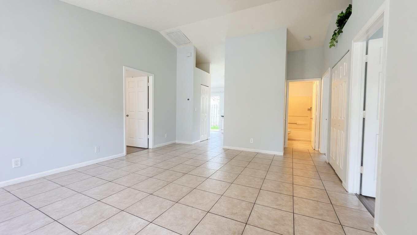 SUGAR POND MANOR OF WELLINGTON - Residential Lease