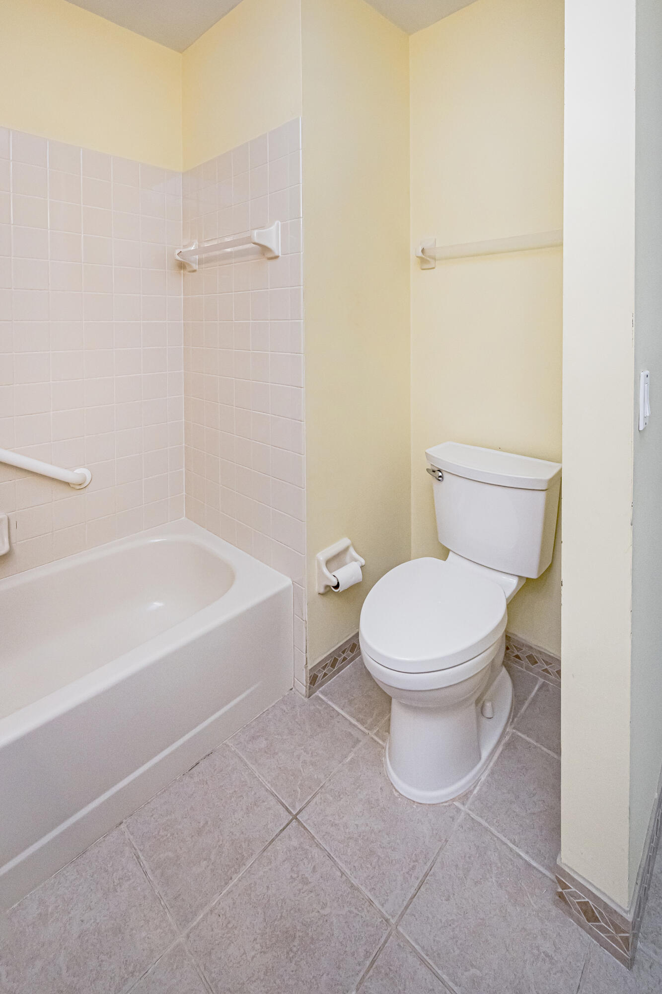 RAINBOW LAKES 2 - Residential Lease
