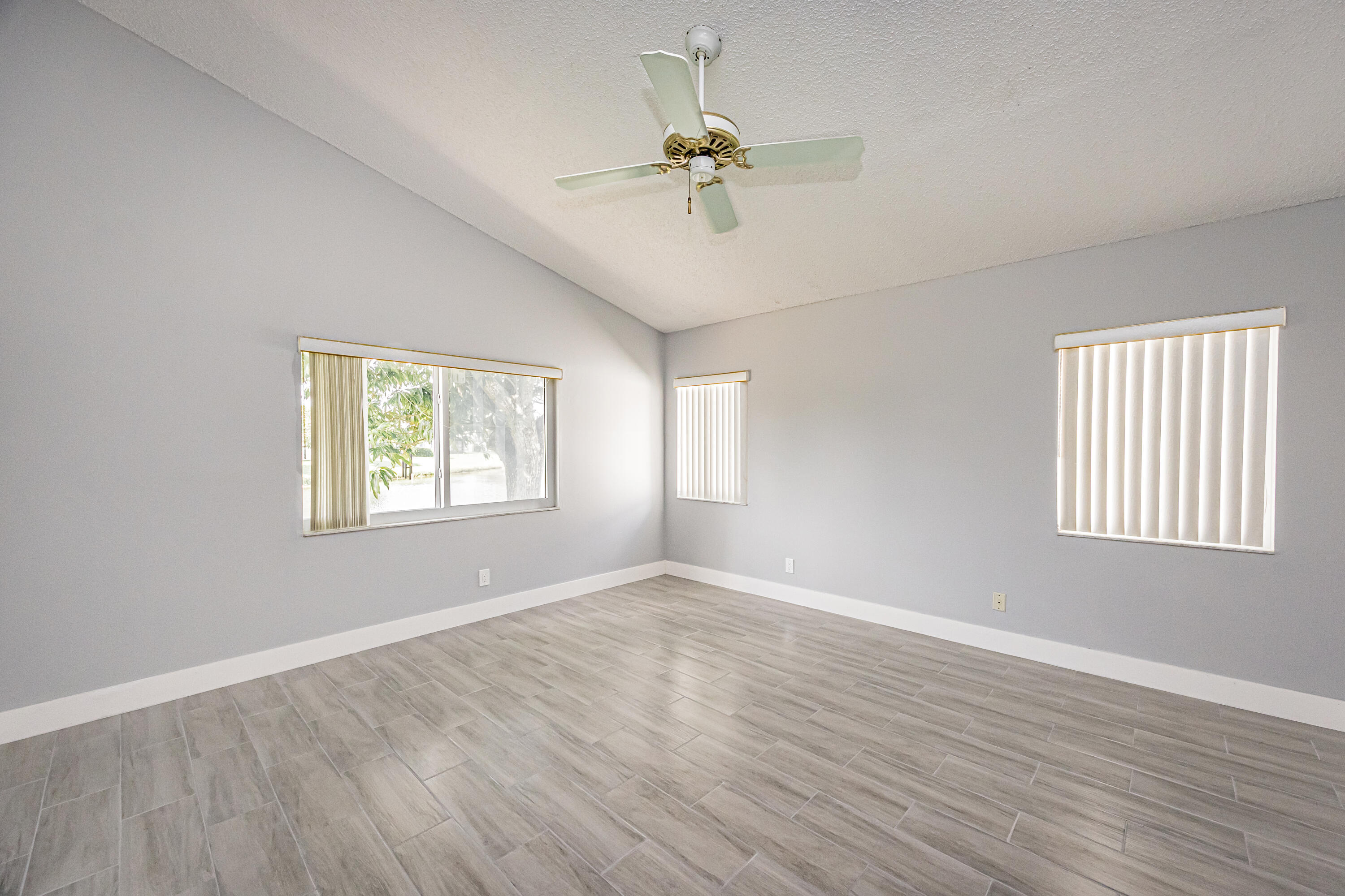 RAINBOW LAKES 2 - Residential Lease