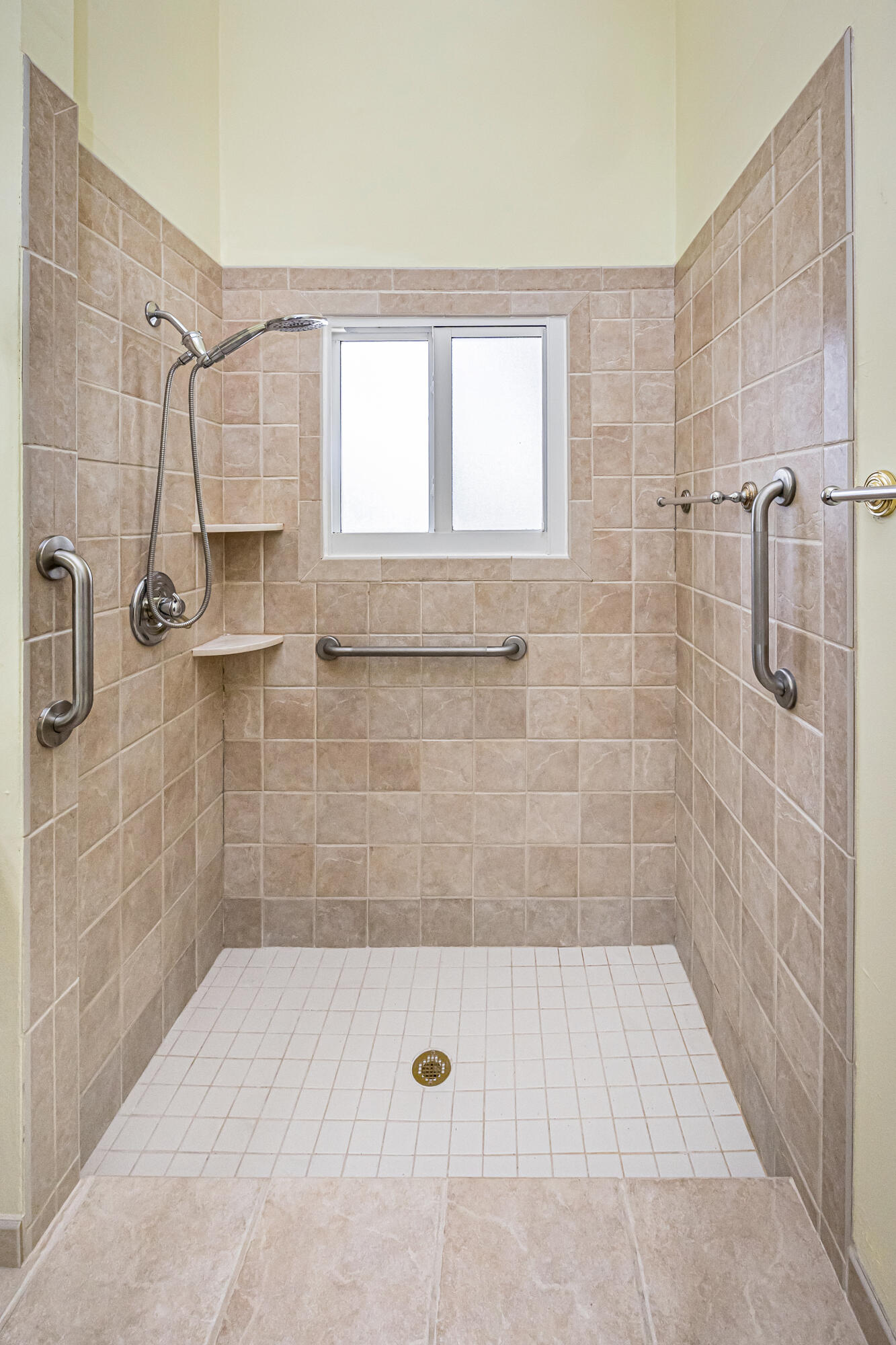 RAINBOW LAKES 2 - Residential Lease