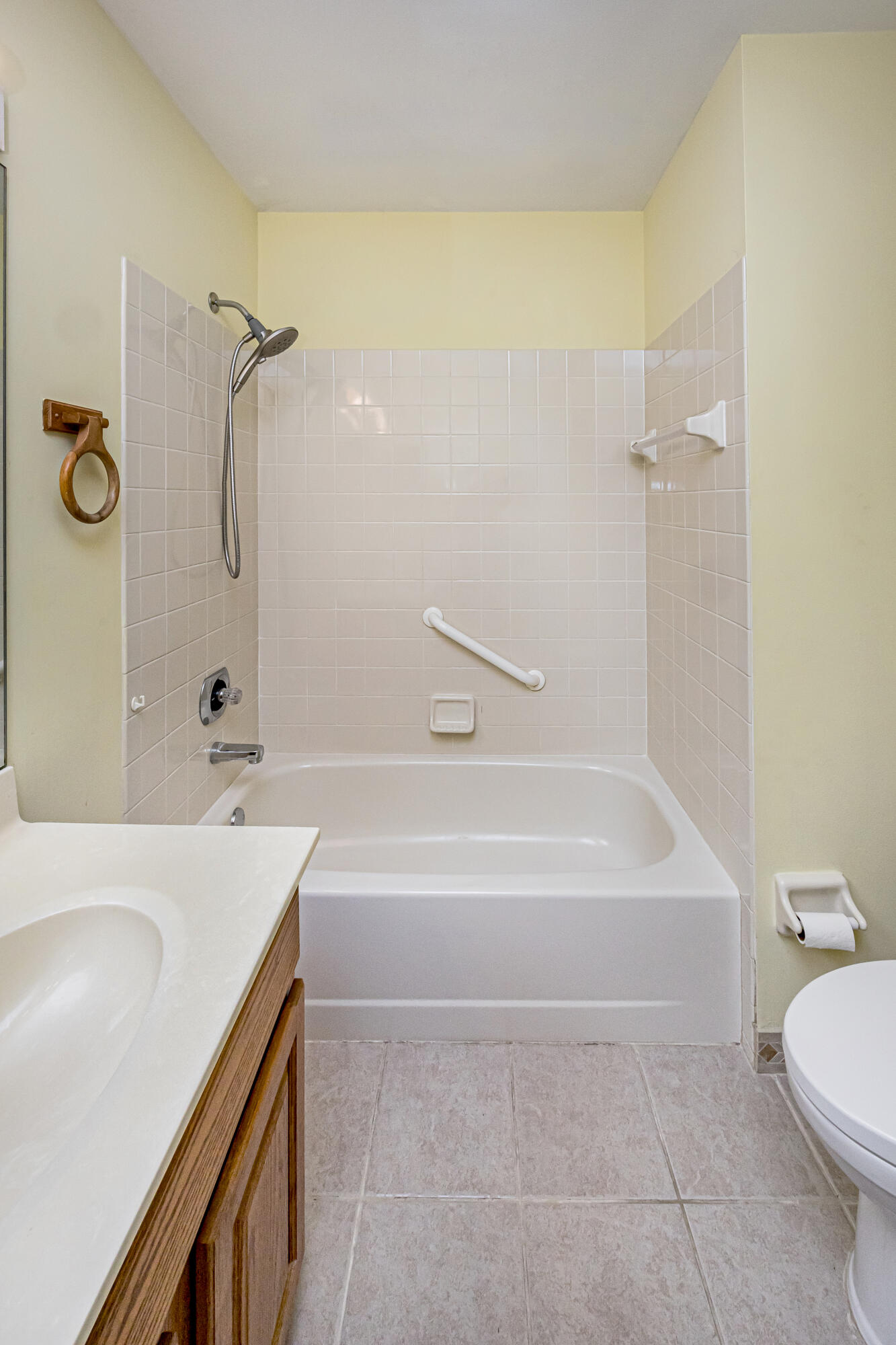 RAINBOW LAKES 2 - Residential Lease