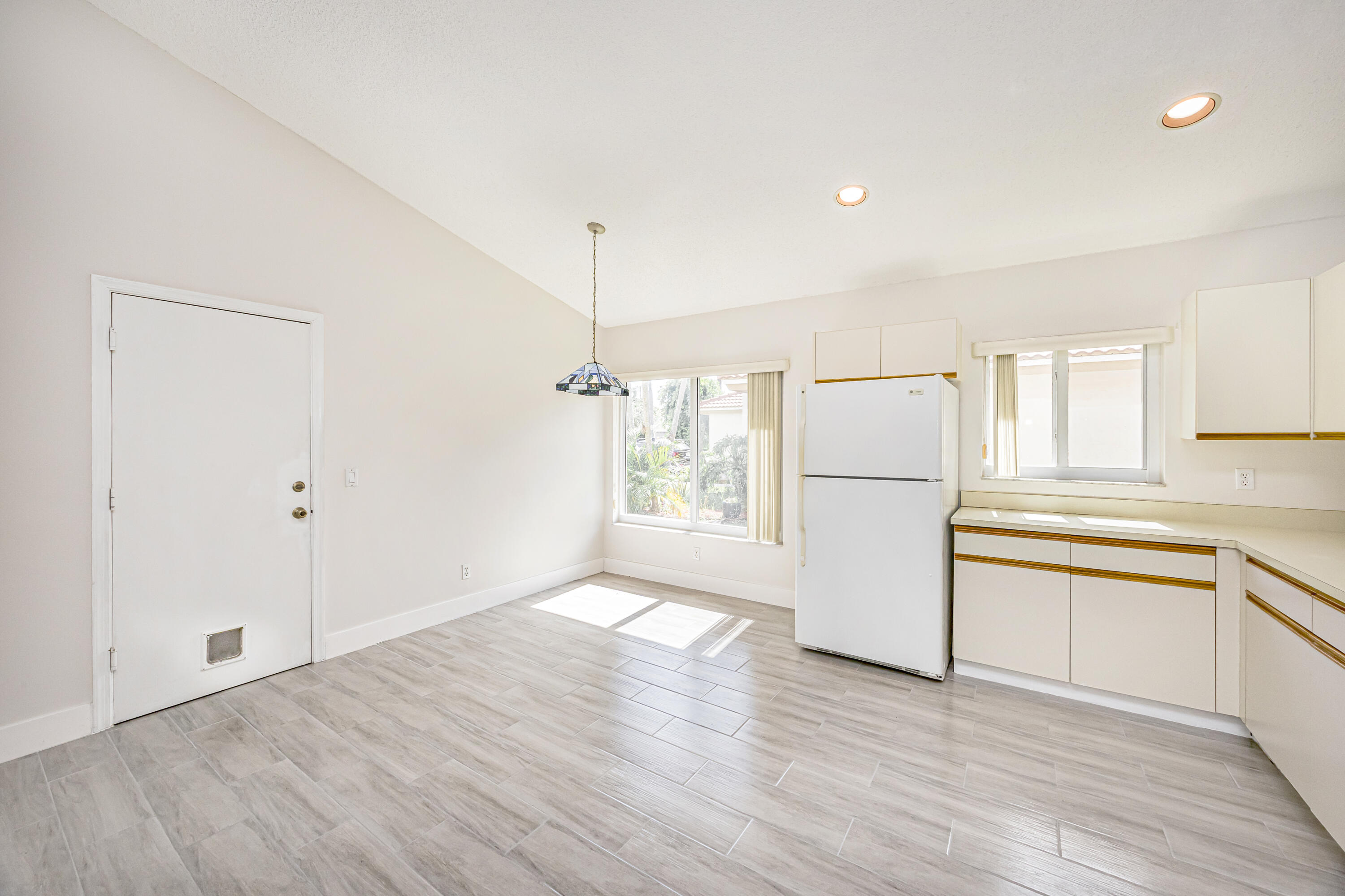 RAINBOW LAKES 2 - Residential Lease