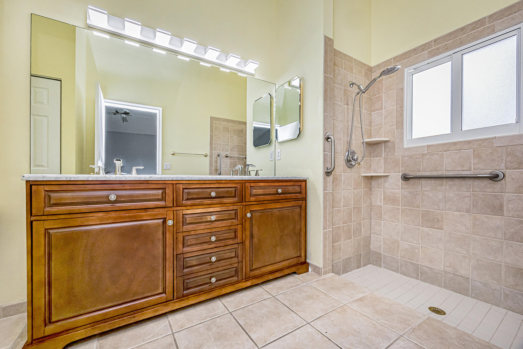 RAINBOW LAKES 2 - Residential Lease