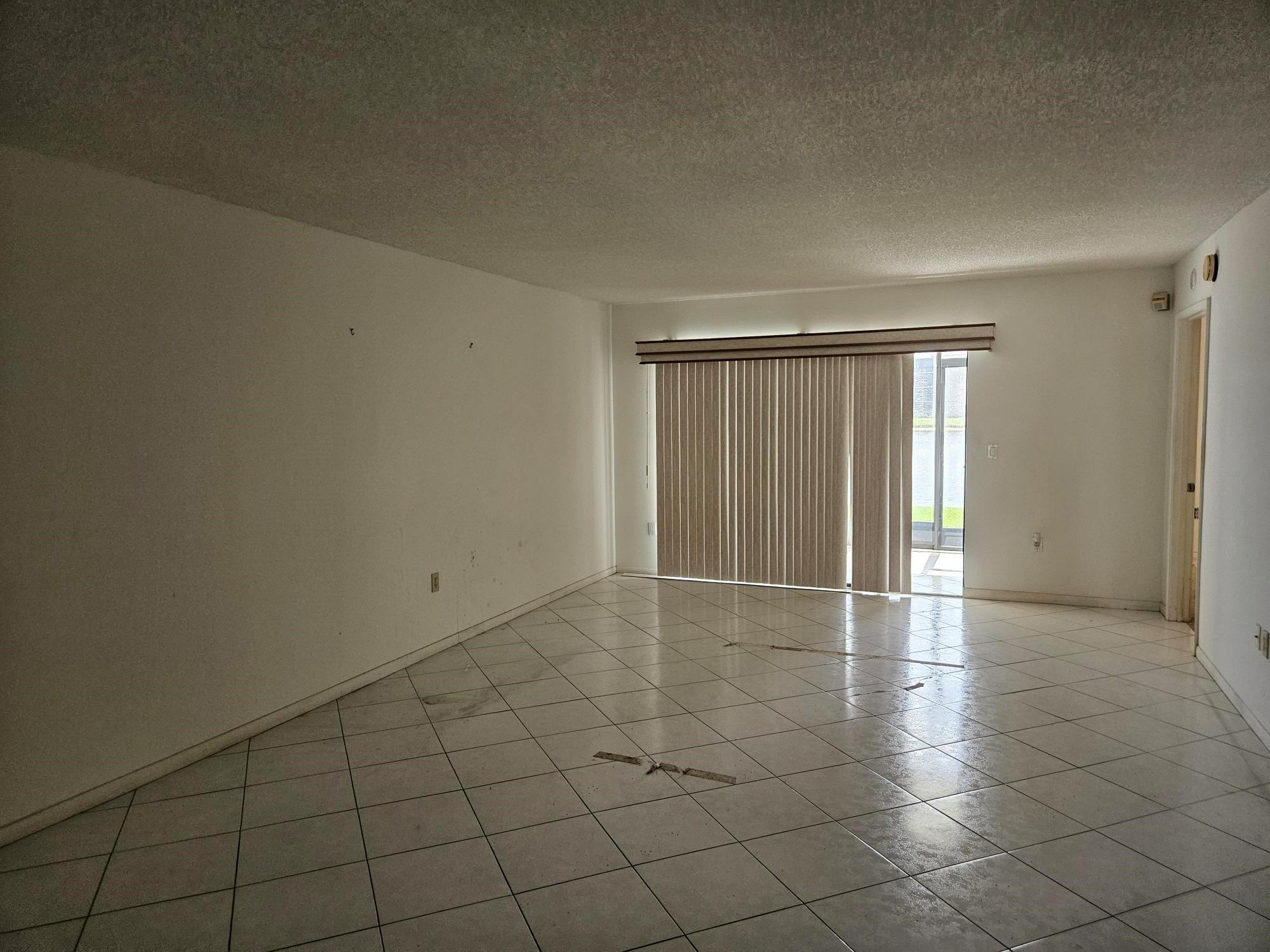 HUNTINGTON POINTE - Residential