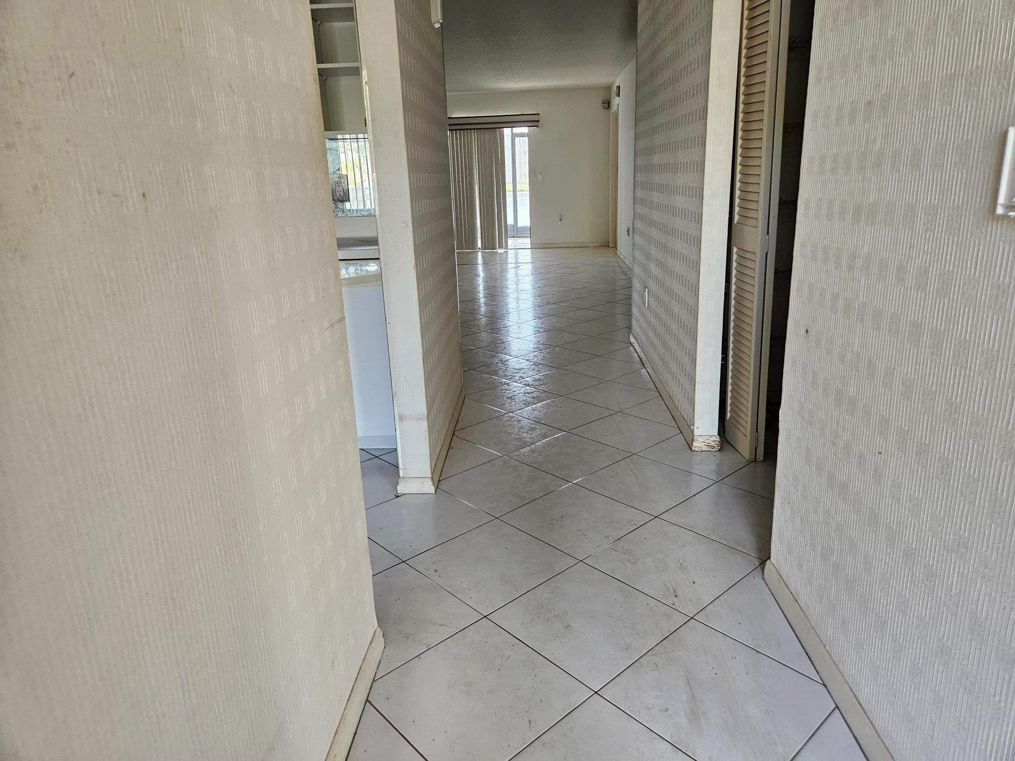 HUNTINGTON POINTE - Residential