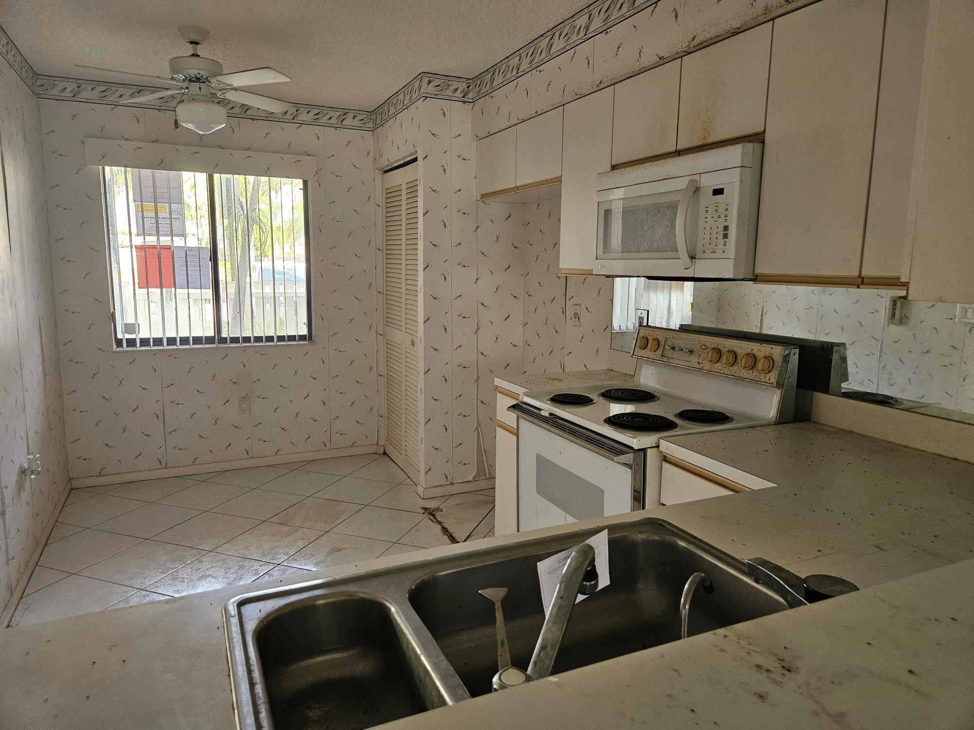 HUNTINGTON POINTE - Residential