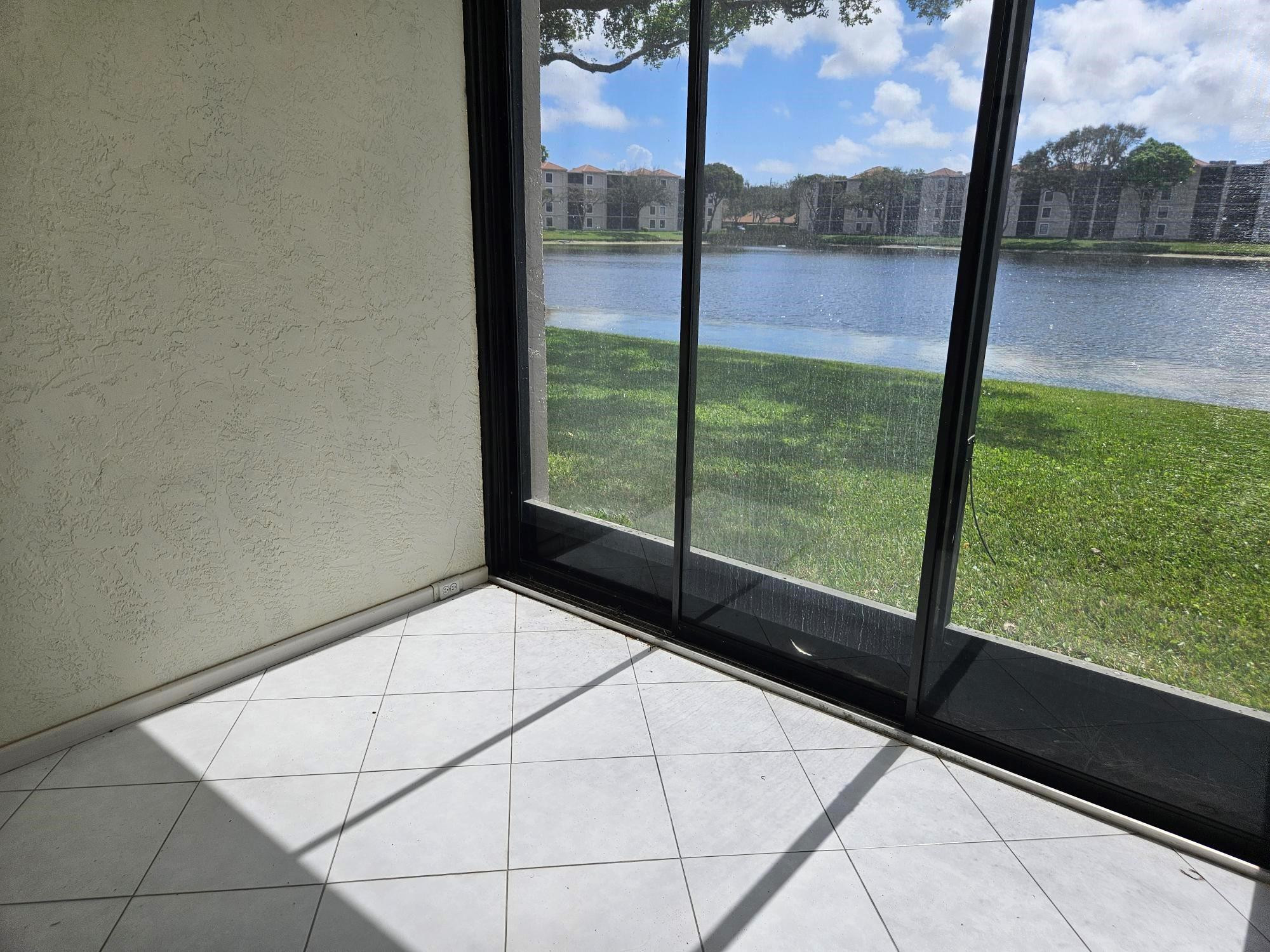 HUNTINGTON POINTE - Residential