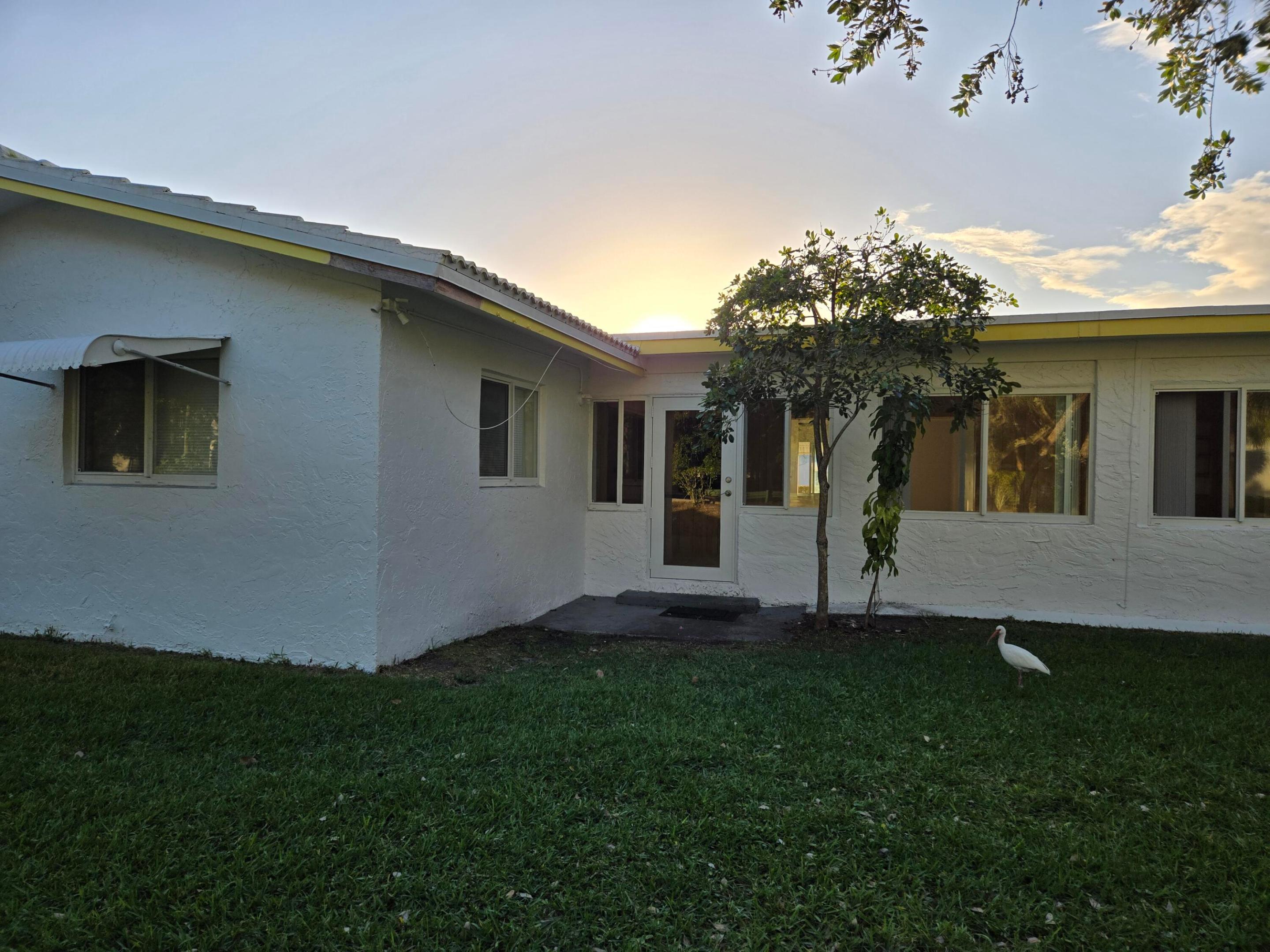 LAUDERDALE WEST - Residential