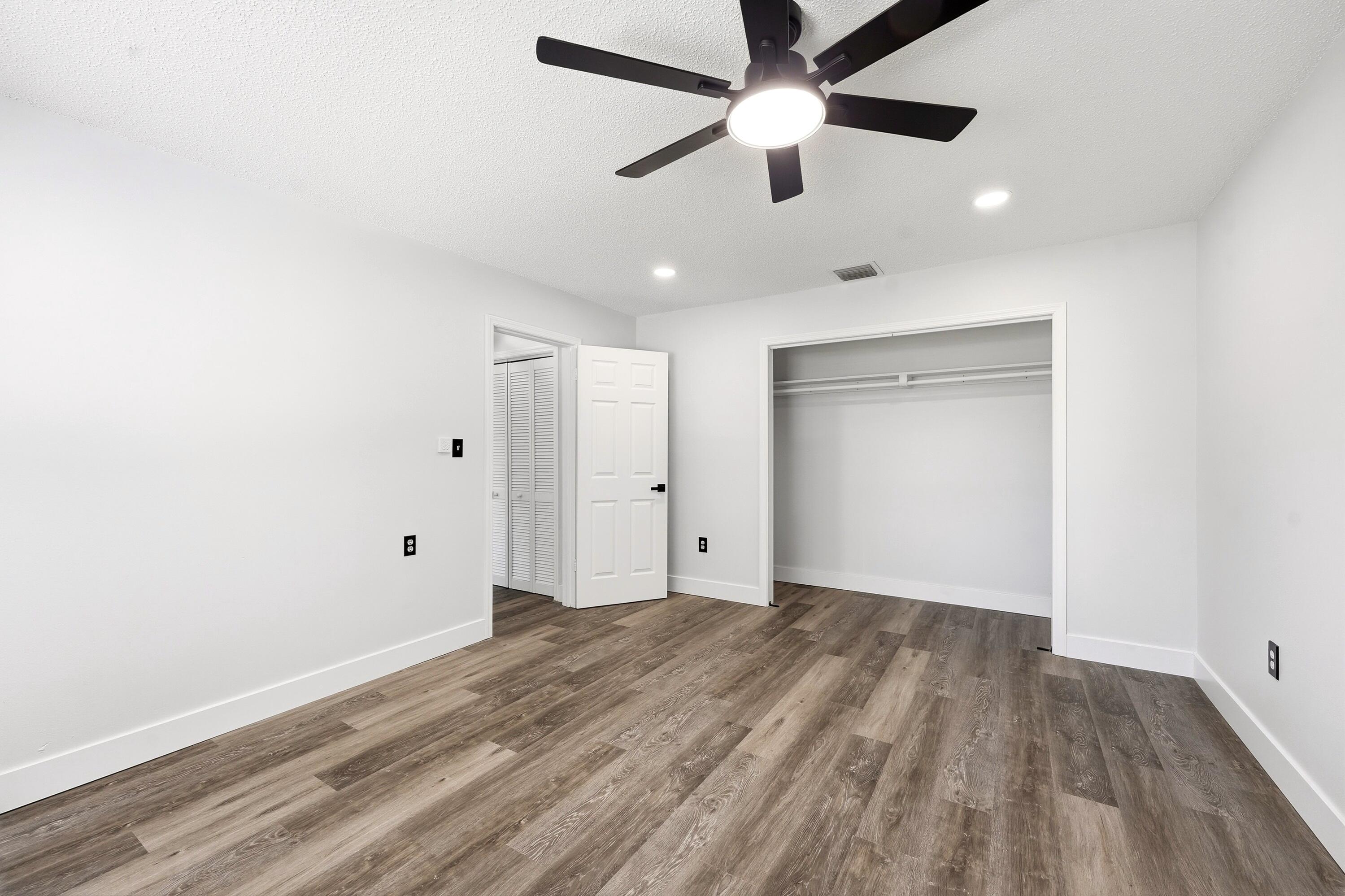 LAKEWOOD PARK UNIT 5 - Residential