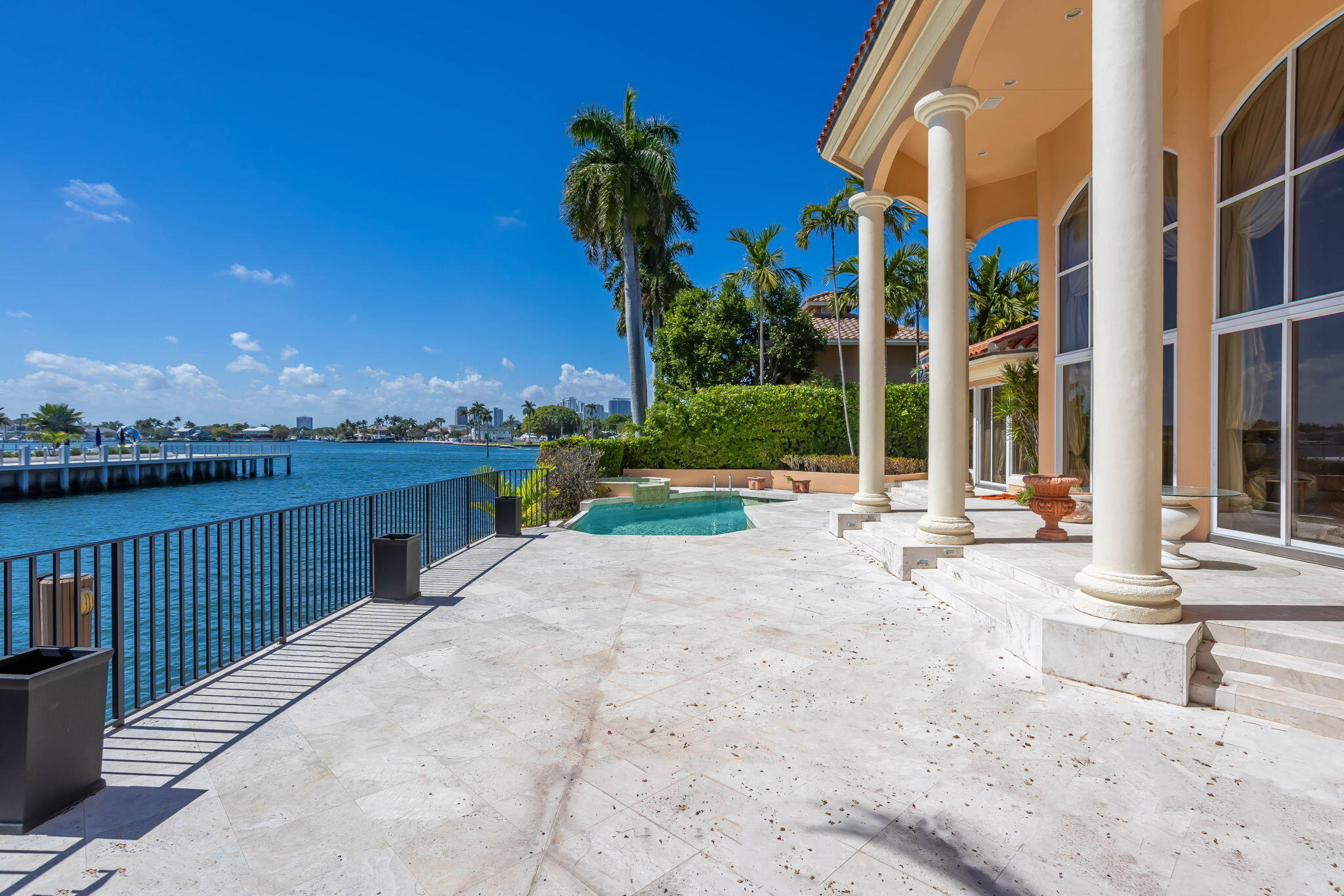 ISLA BAHIA - Residential