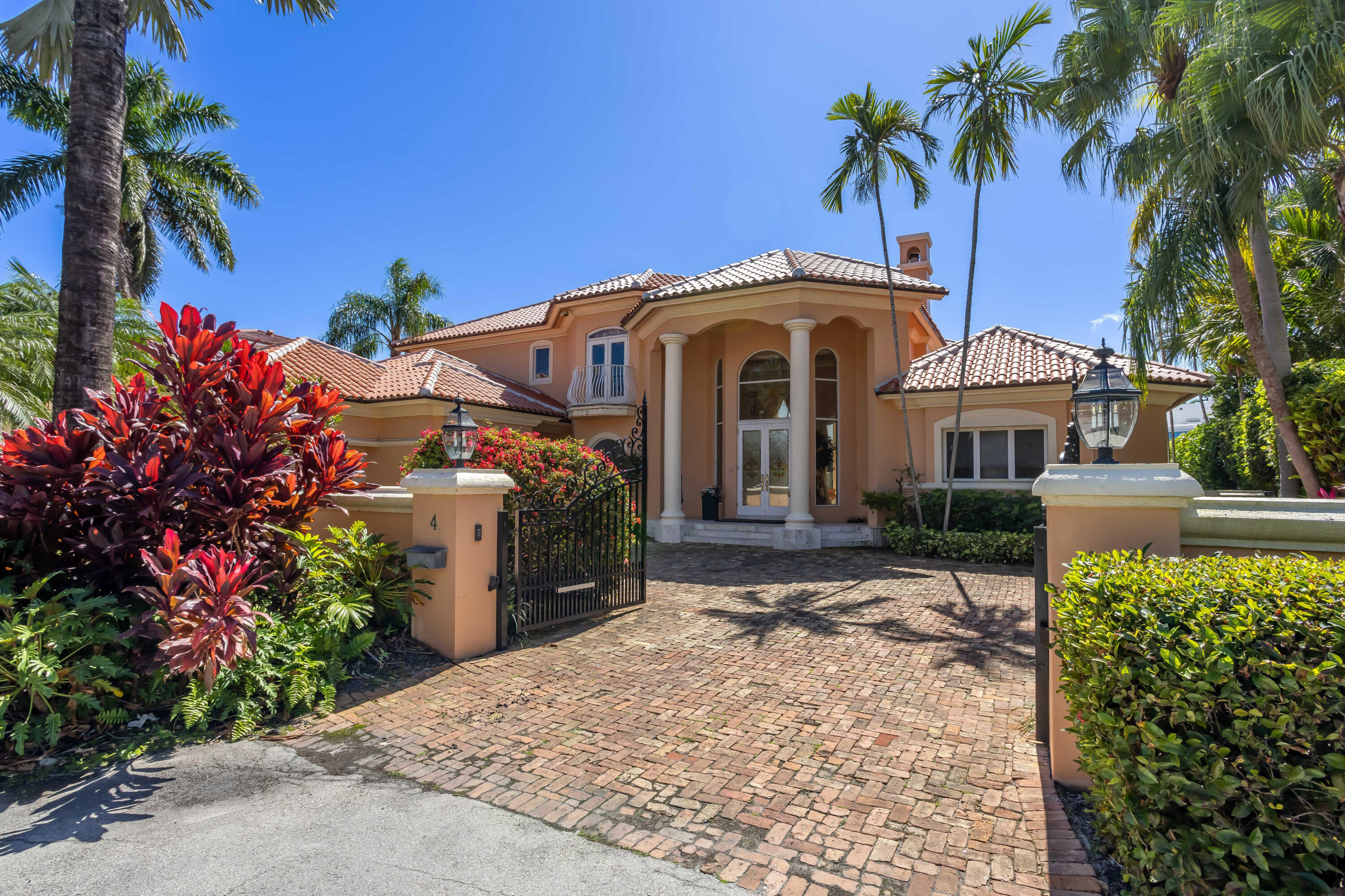 ISLA BAHIA - Residential