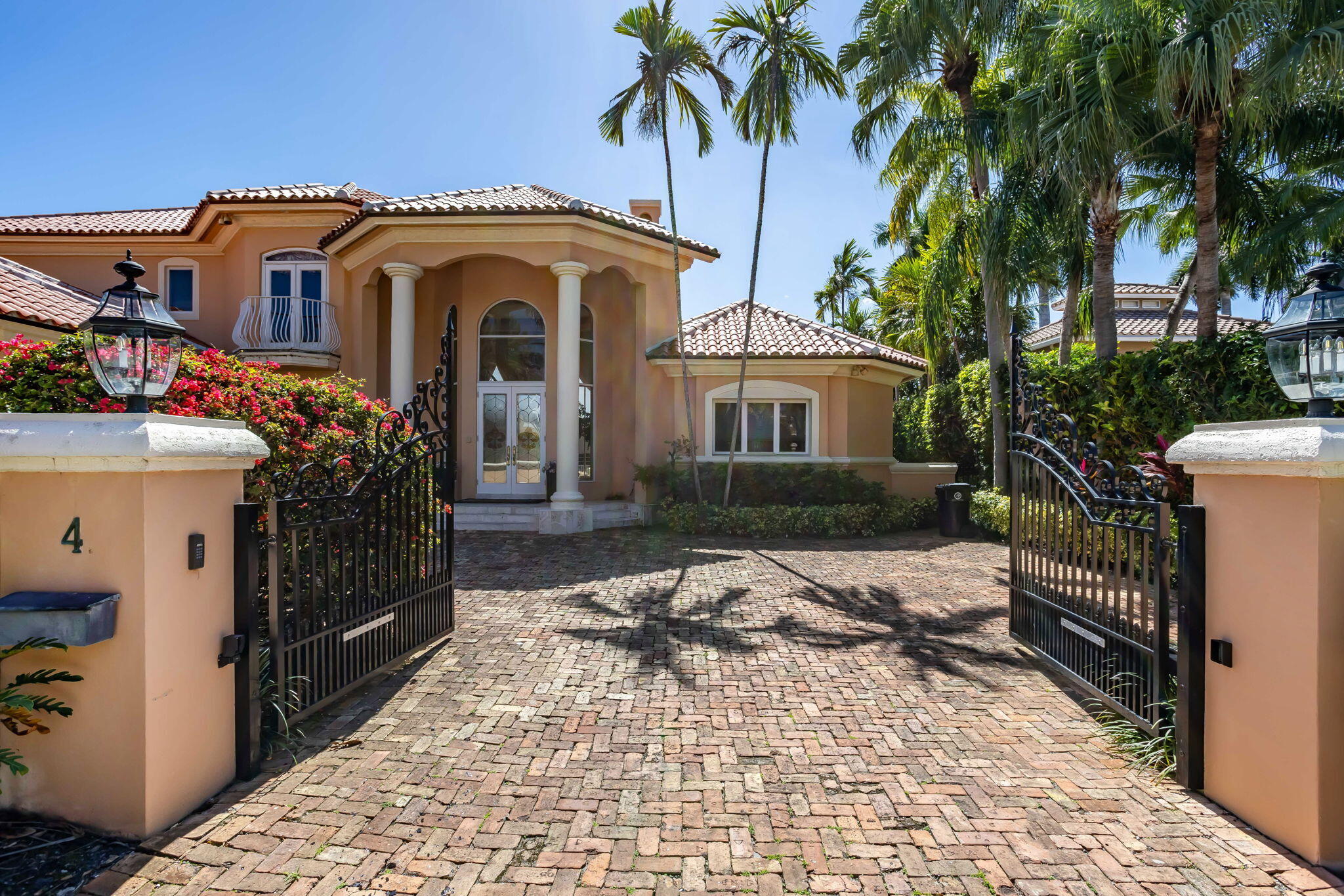 ISLA BAHIA - Residential