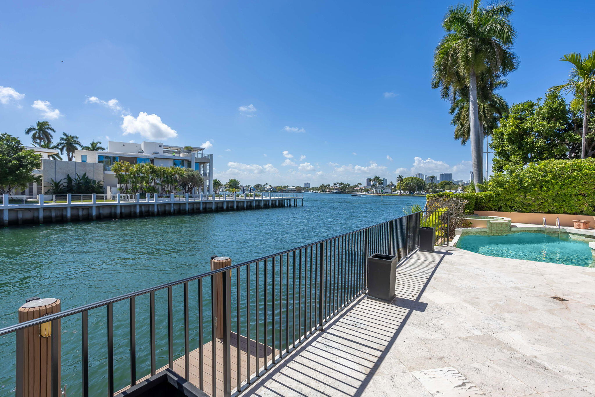 ISLA BAHIA - Residential