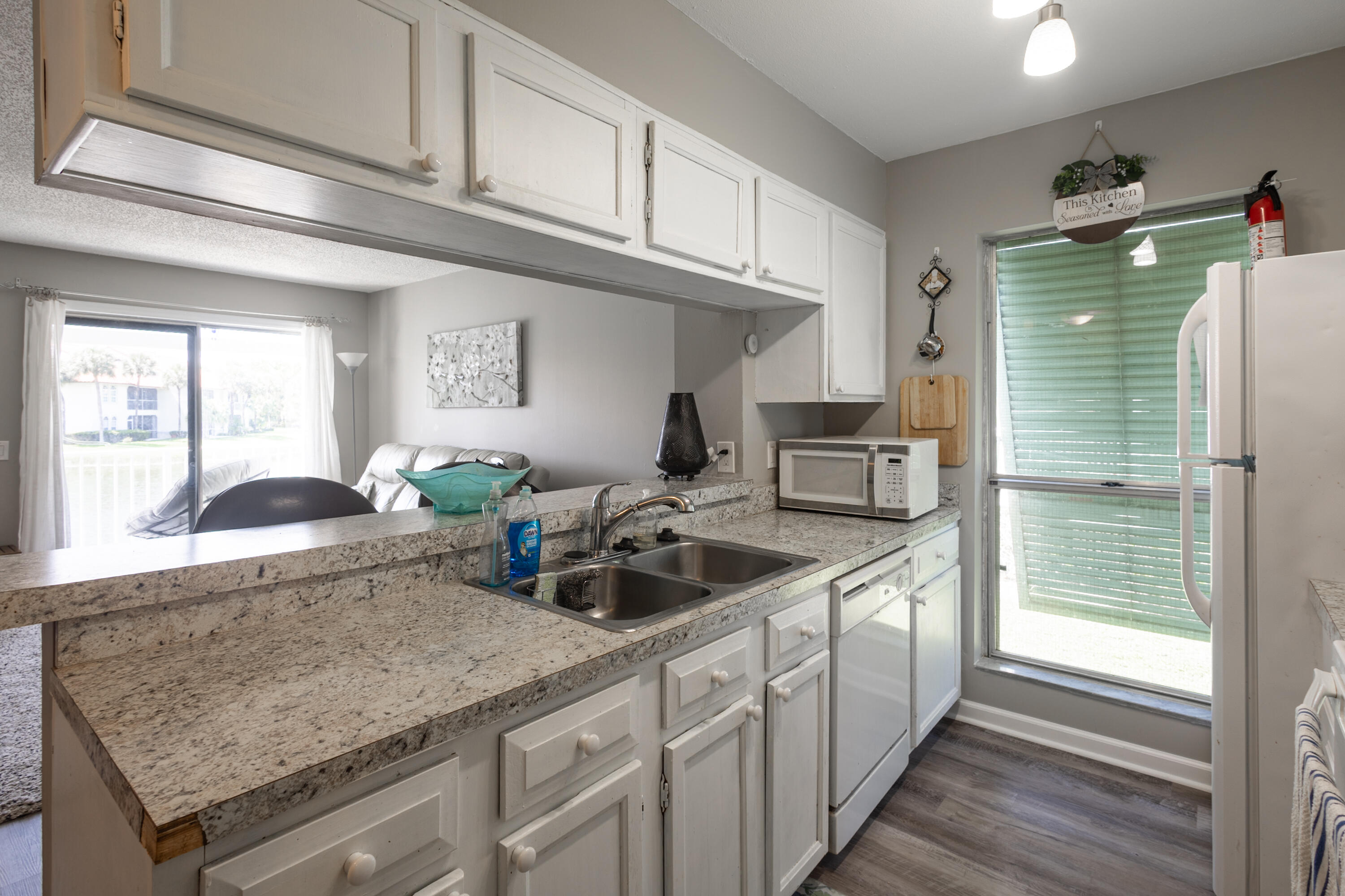CYPRESS POINT CONDO - Residential Lease