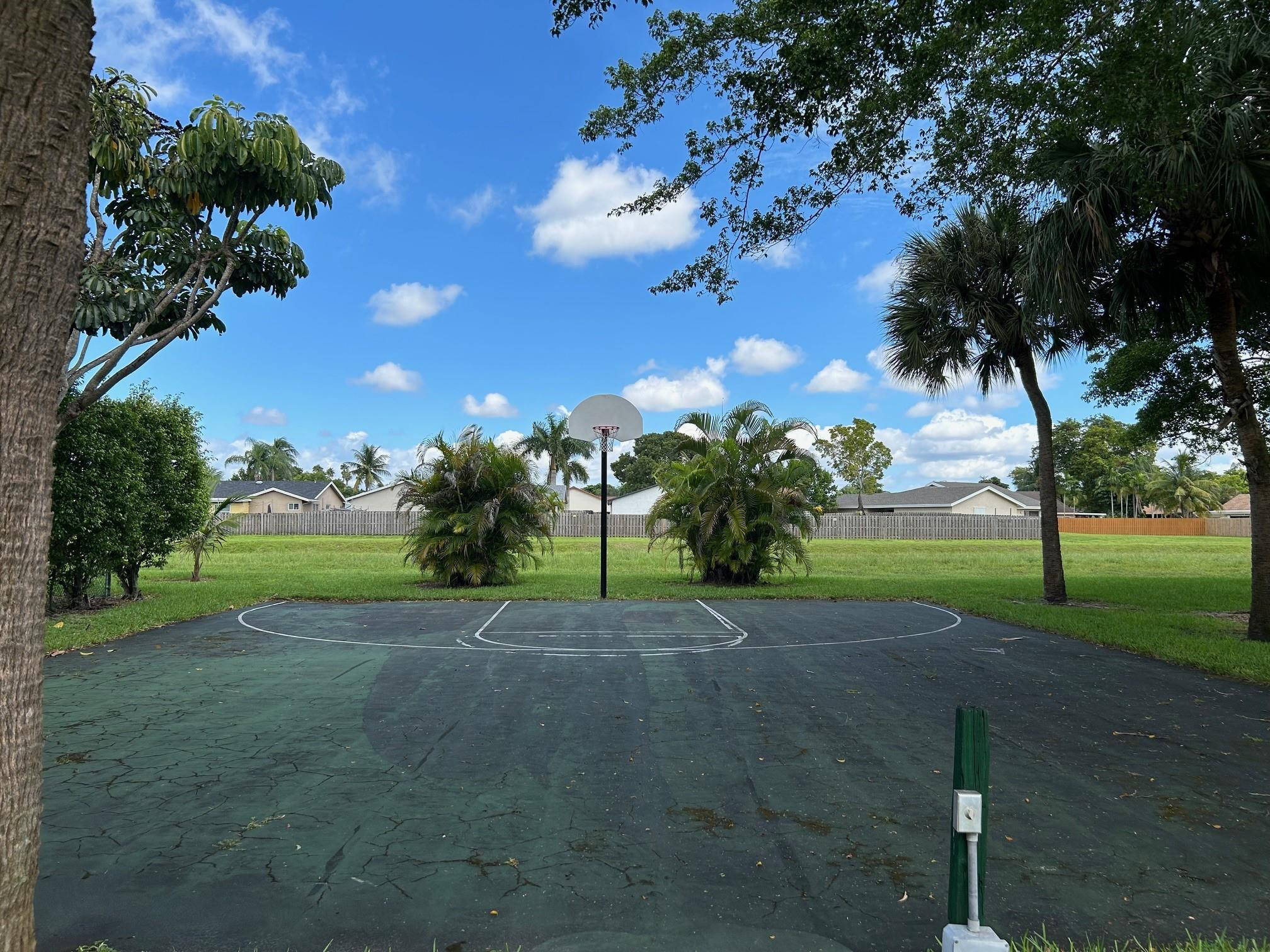 Summerbreeze Condominium - Residential