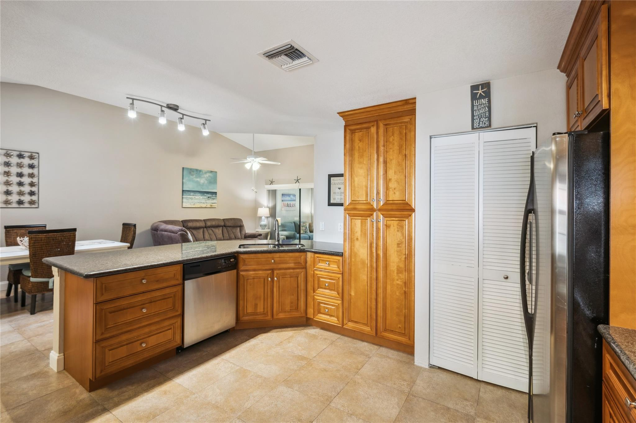 INDEPENDENCE BAY - Residential
