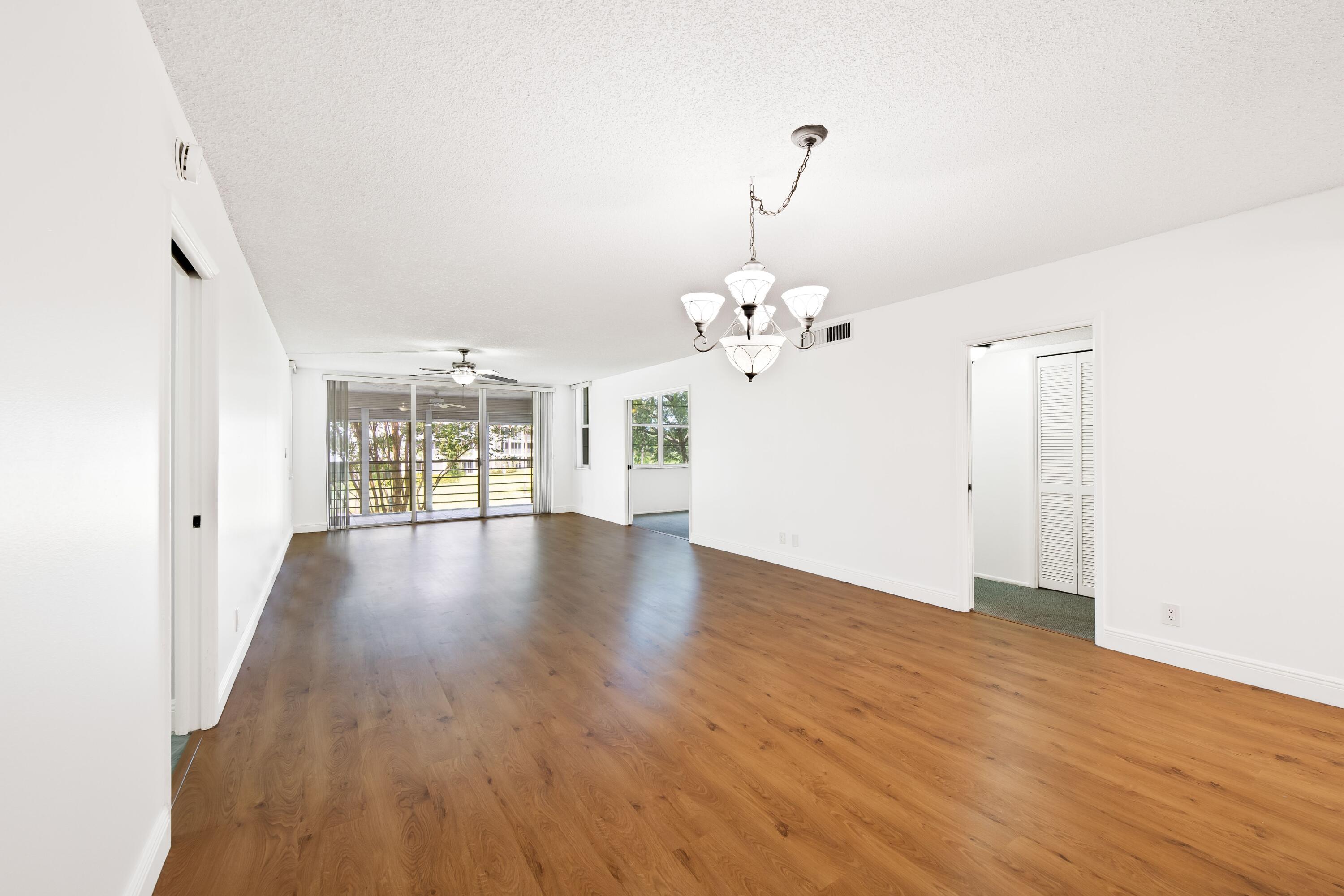 NO 121 PALM-AIRE COUNTRY CLUB - Residential