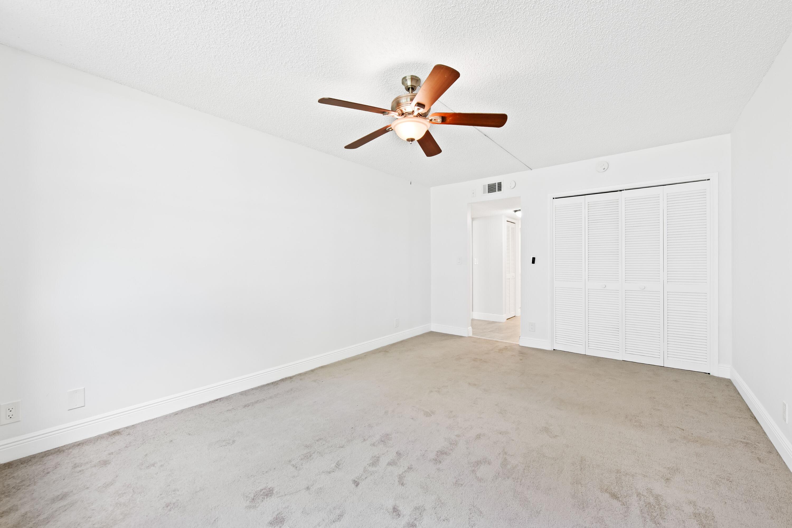 NO 121 PALM-AIRE COUNTRY CLUB - Residential