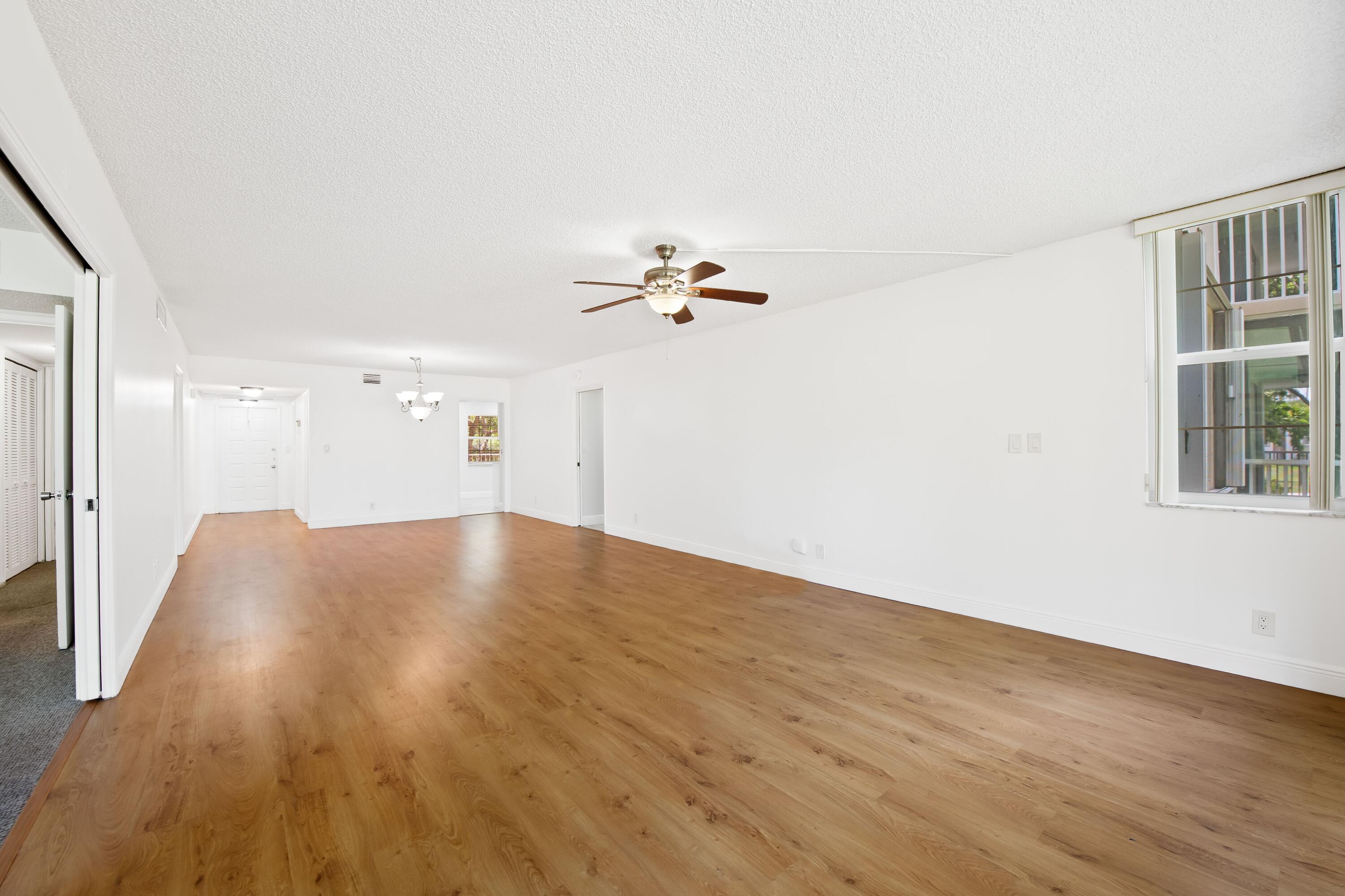 NO 121 PALM-AIRE COUNTRY CLUB - Residential