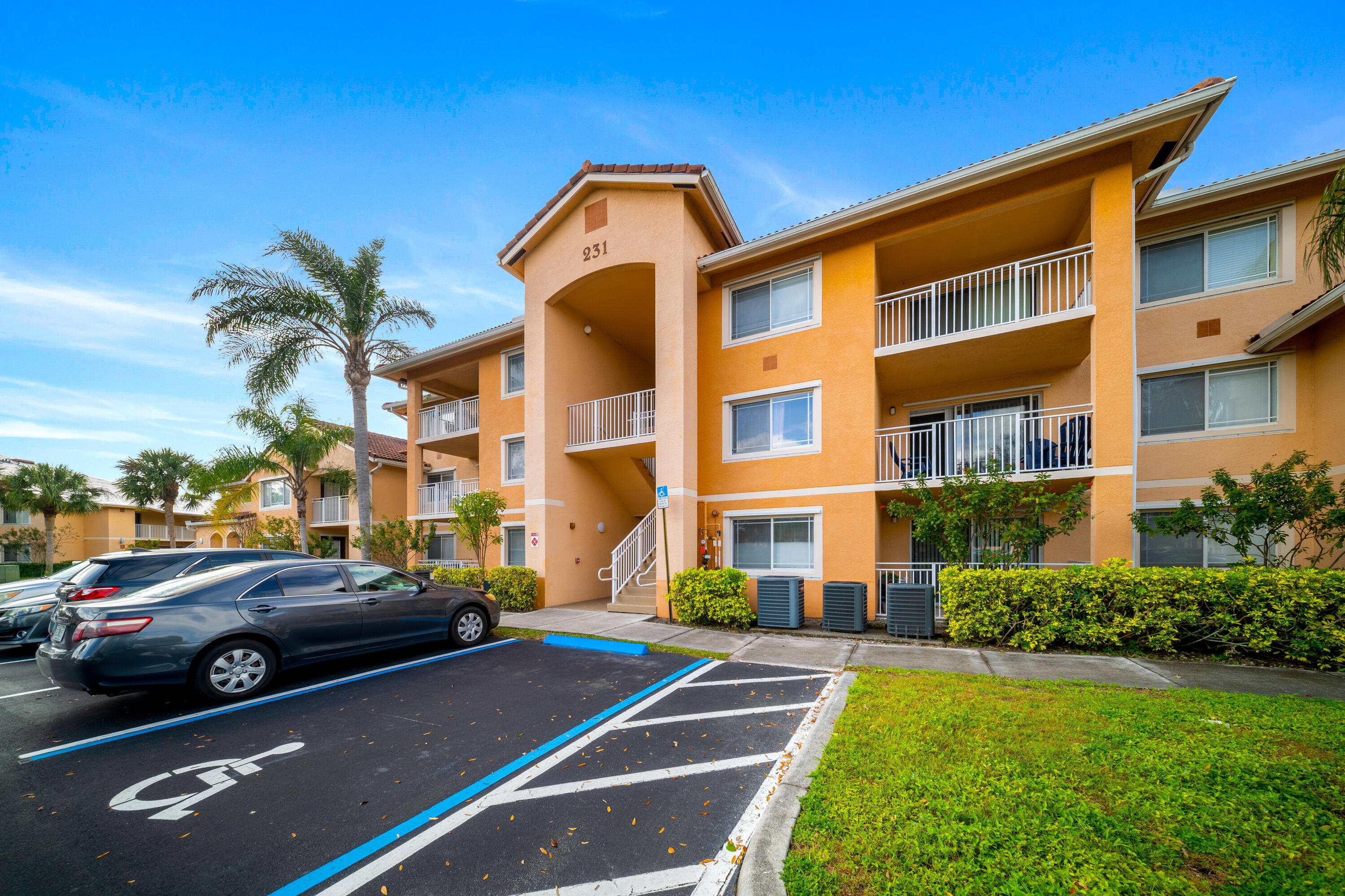 THE CLUB AT ST LUCIE WEST, A CONDOMINIUM - Residential