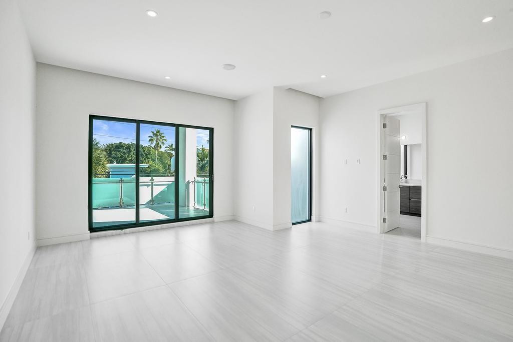 SILVER SHORES SEC OF LAUDERDALE - Residential