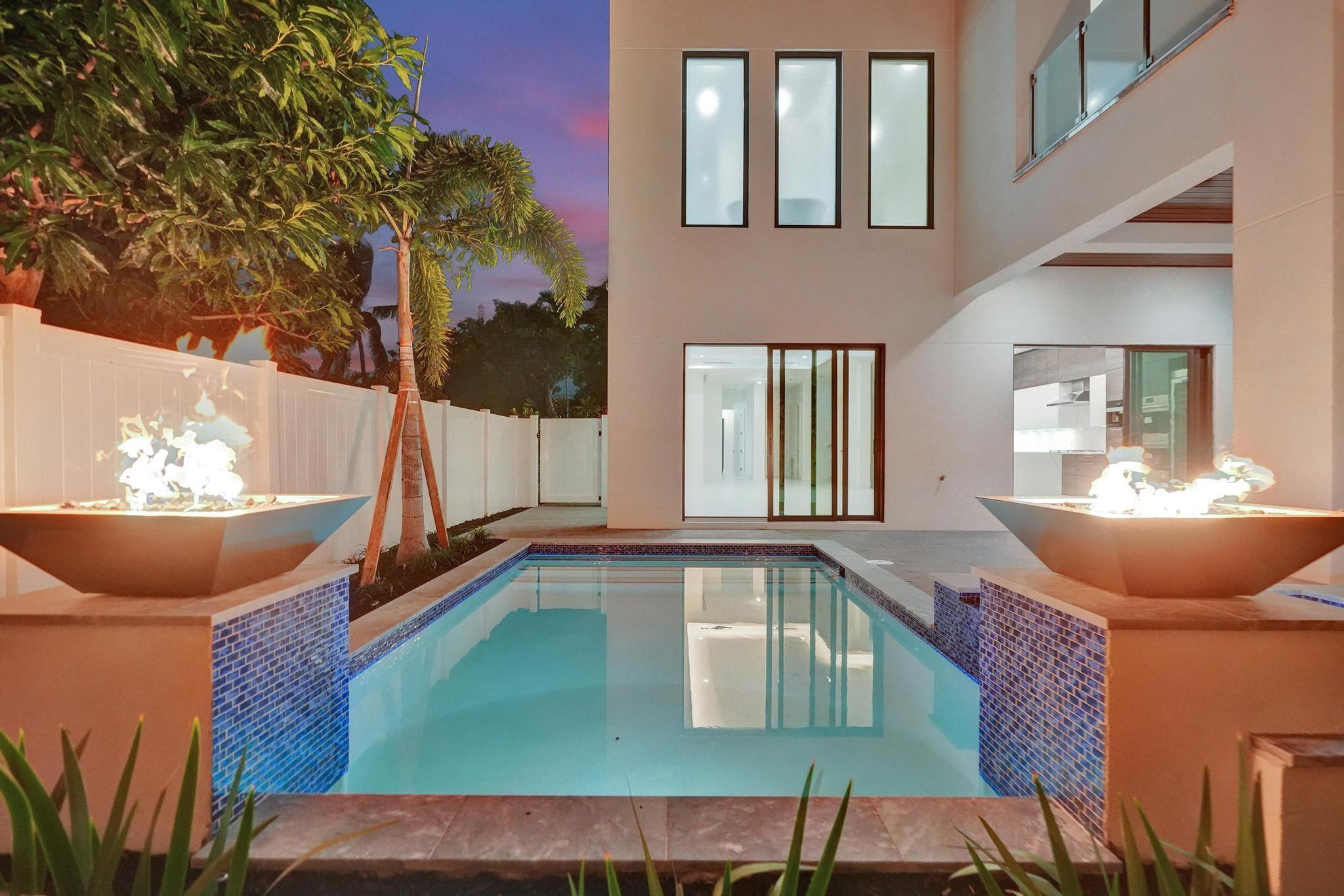 SILVER SHORES SEC OF LAUDERDALE - Residential