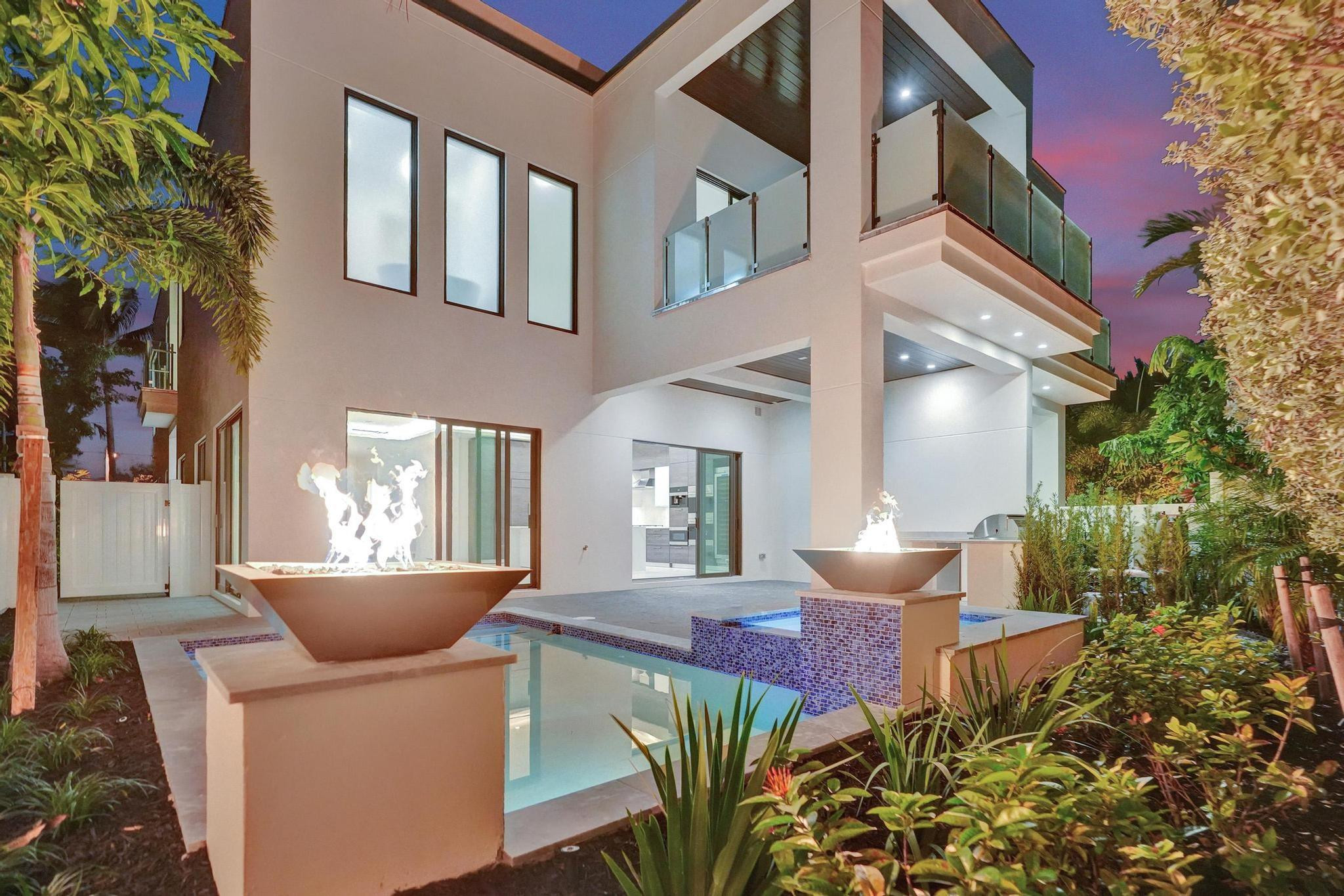 SILVER SHORES SEC OF LAUDERDALE - Residential