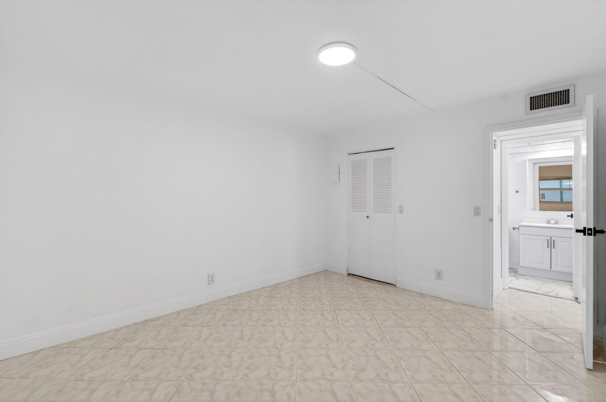 KINGS POINT - Residential