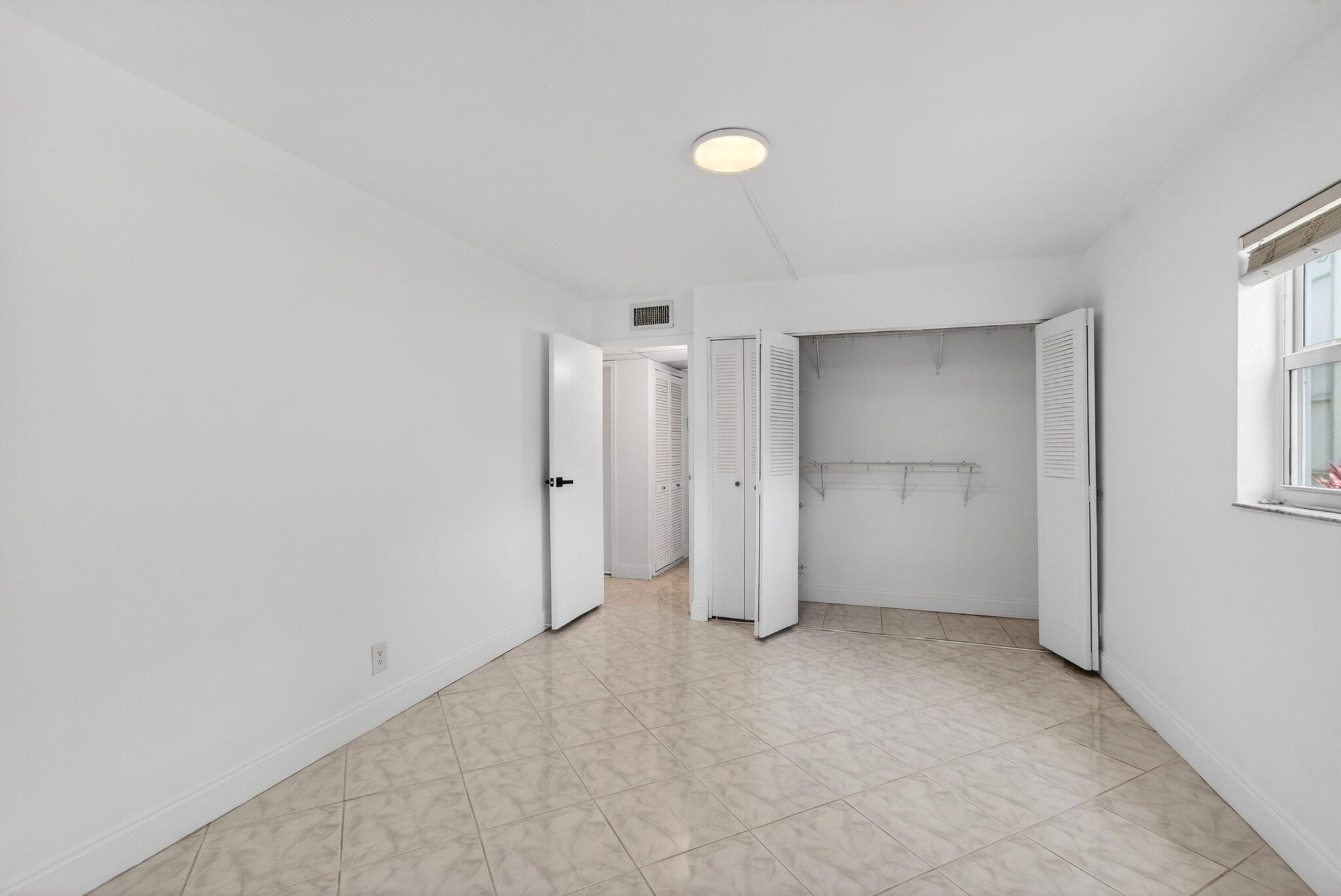 KINGS POINT - Residential