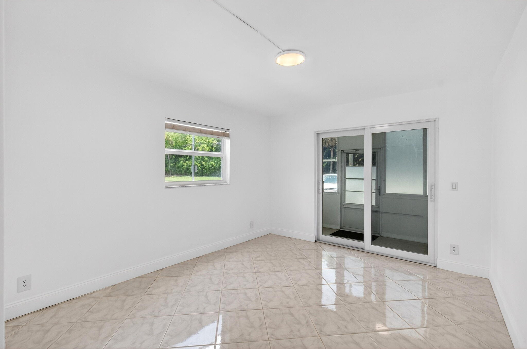 KINGS POINT - Residential
