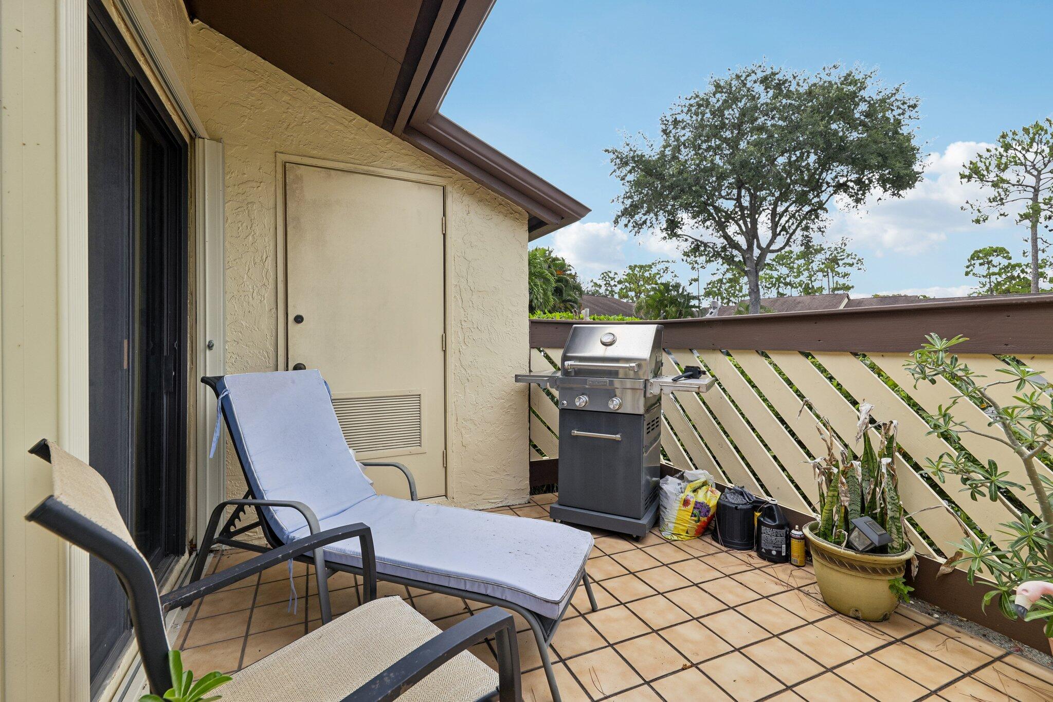 STRATHMORE GATE I UNIT TWO - Residential
