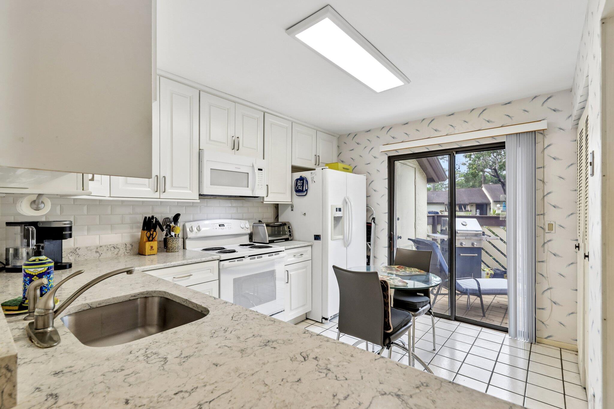STRATHMORE GATE I UNIT TWO - Residential
