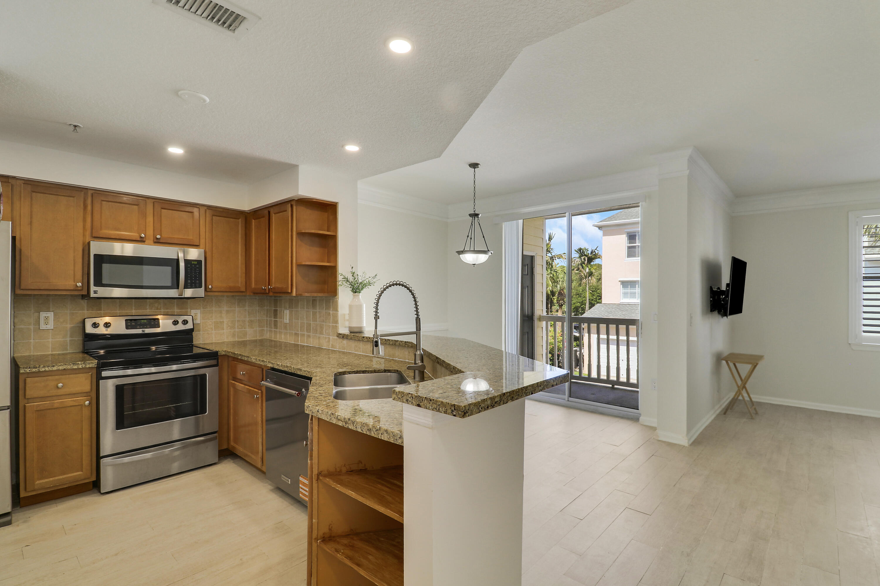 SOMERSET AT ABACOA CONDO - Residential