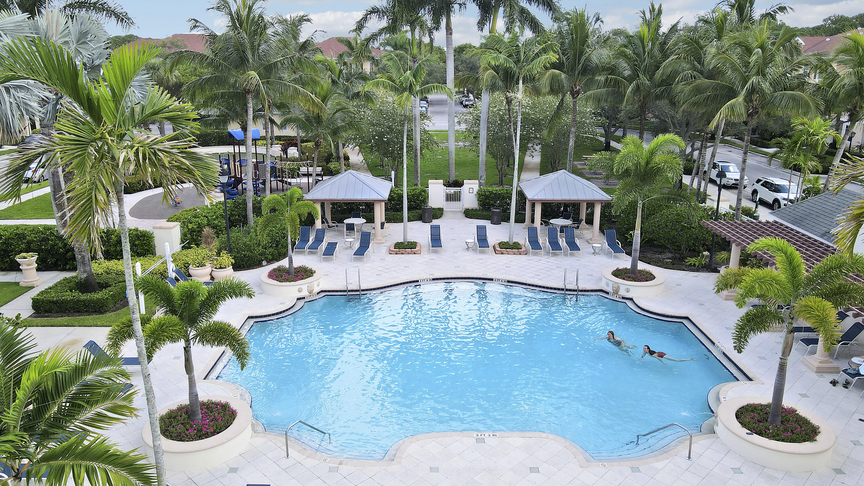 SOMERSET AT ABACOA CONDO - Residential