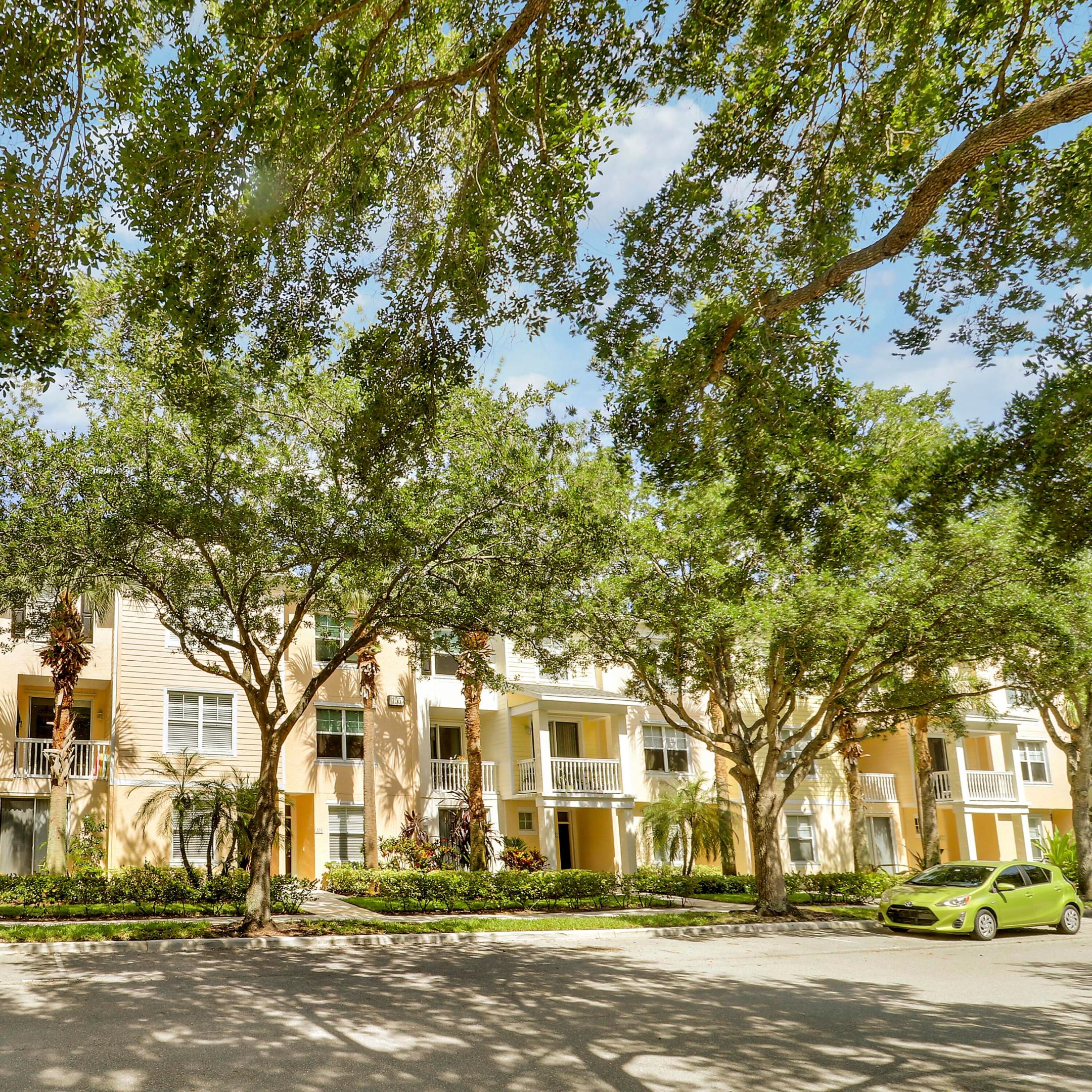 SOMERSET AT ABACOA CONDO - Residential