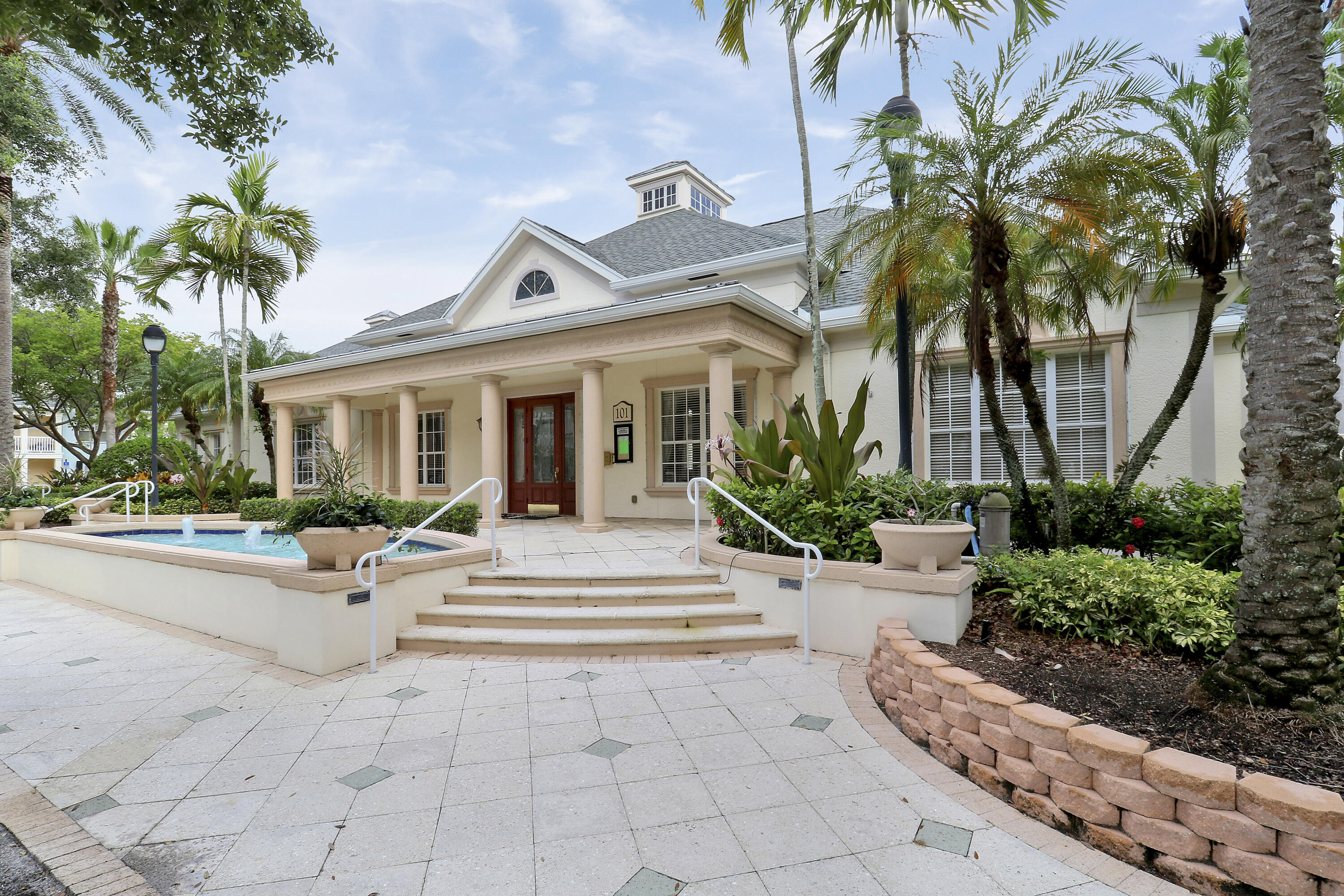 SOMERSET AT ABACOA CONDO - Residential