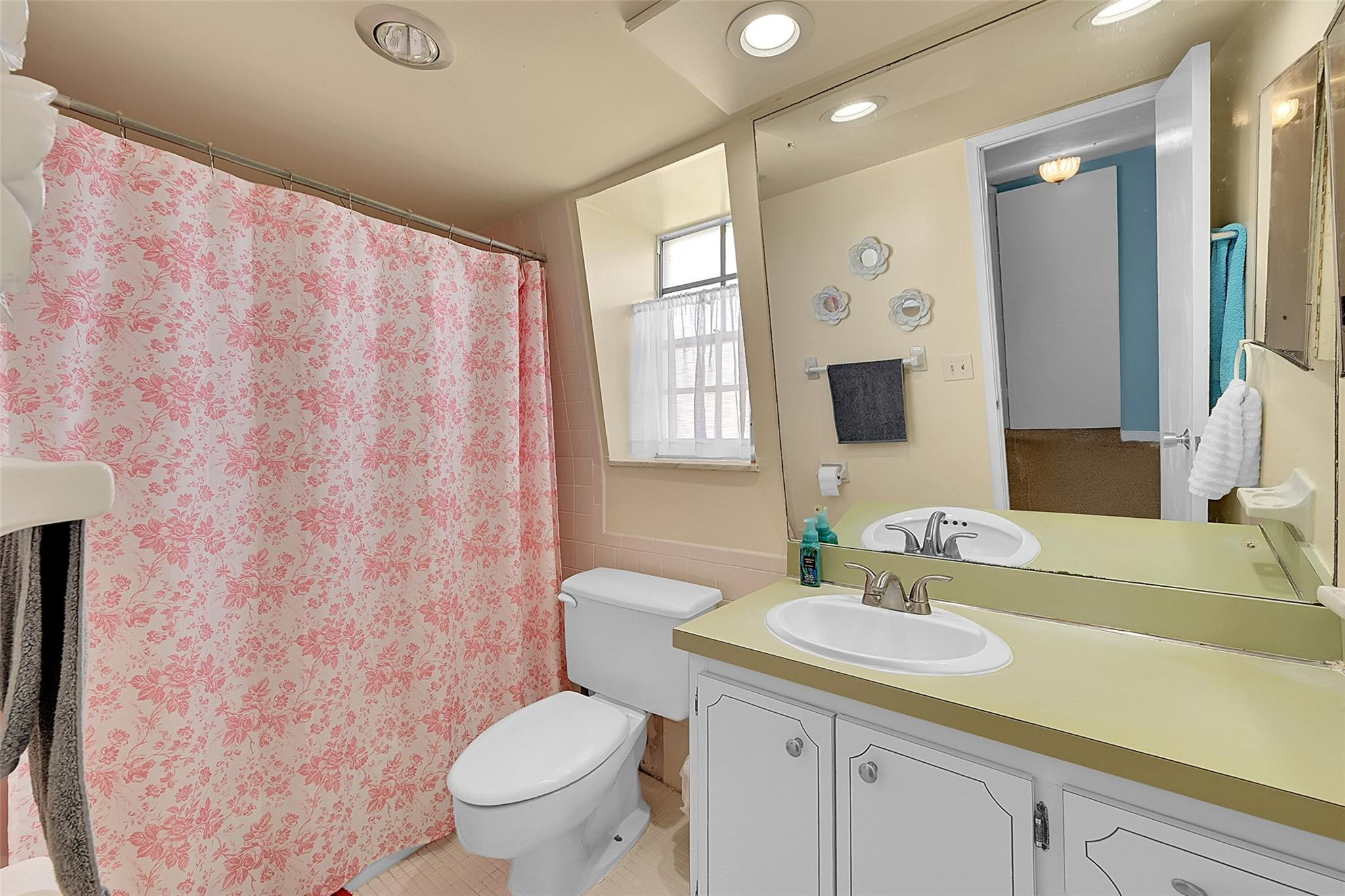Briarwood Club Condo - Residential