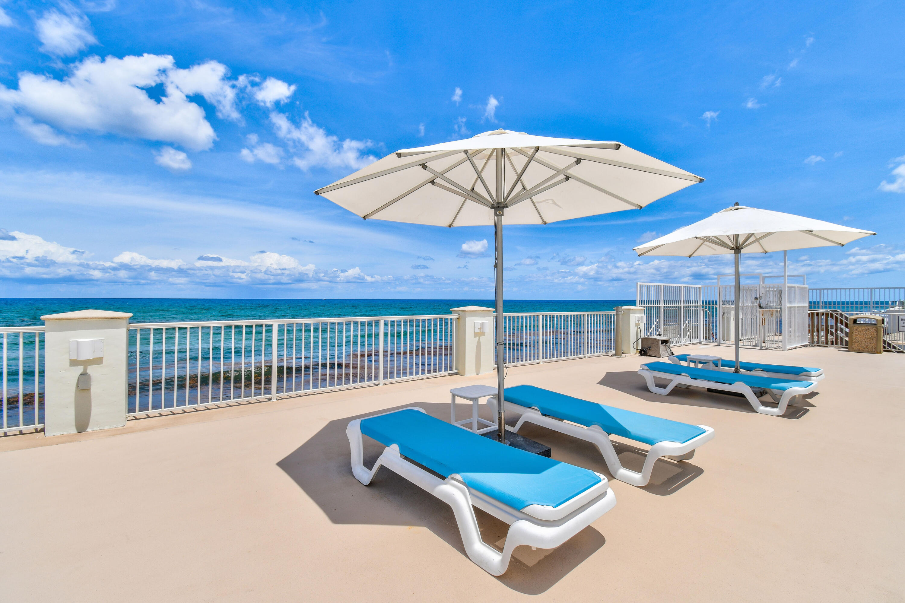 BARCLAY CONDO - Residential