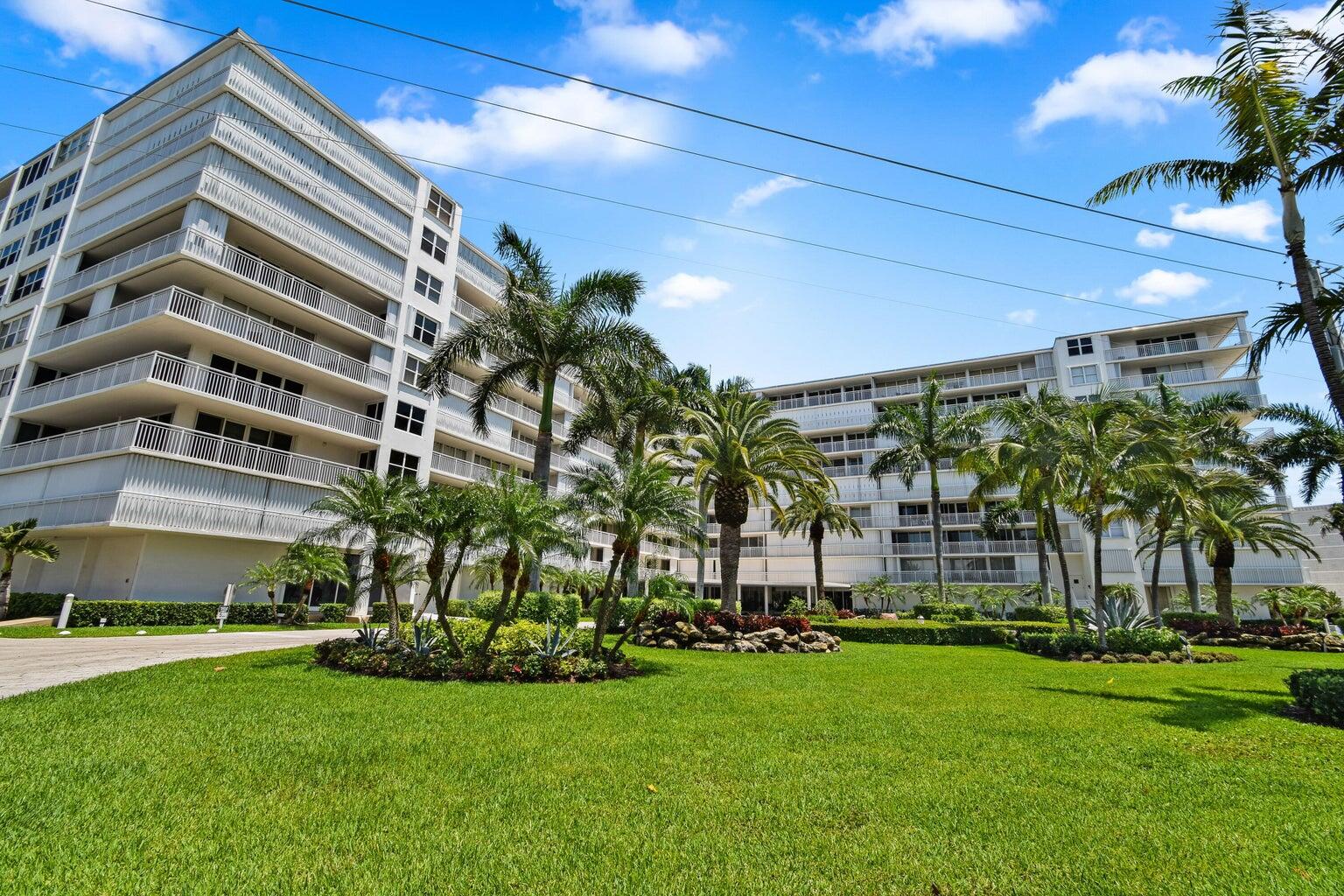 BARCLAY CONDO - Residential