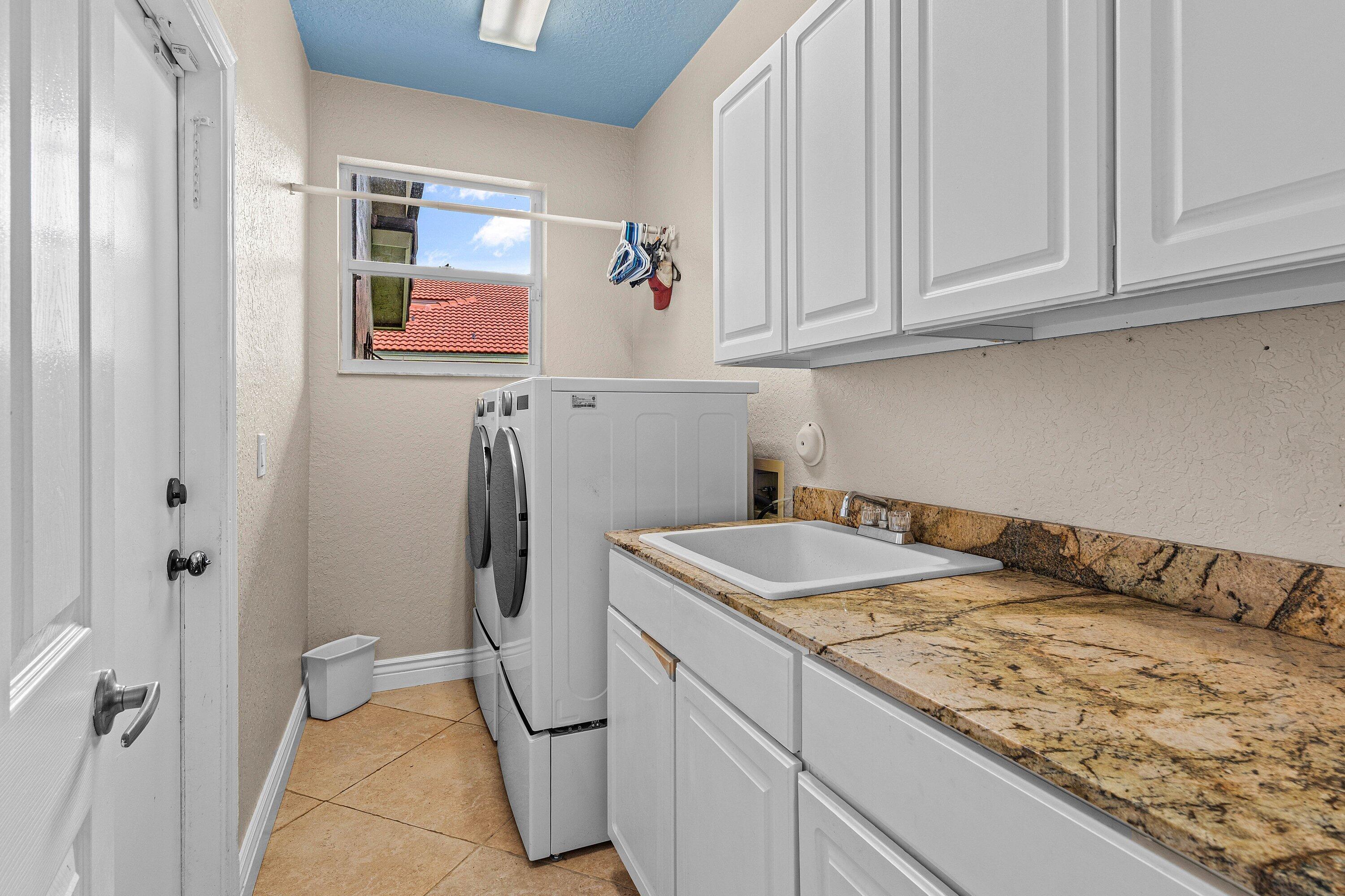 FOX RIDGE - Residential