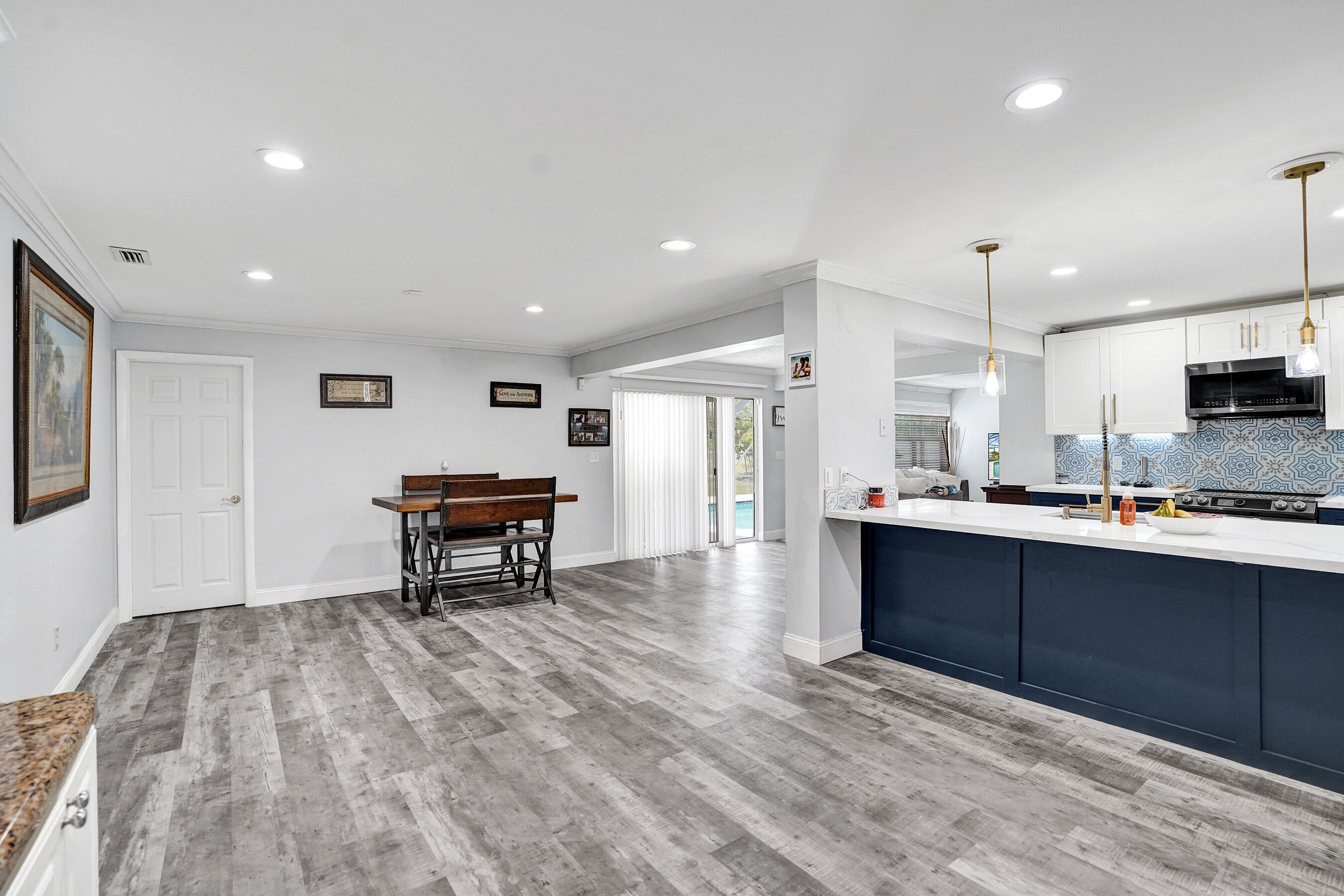 RAMBLEWOOD - Residential