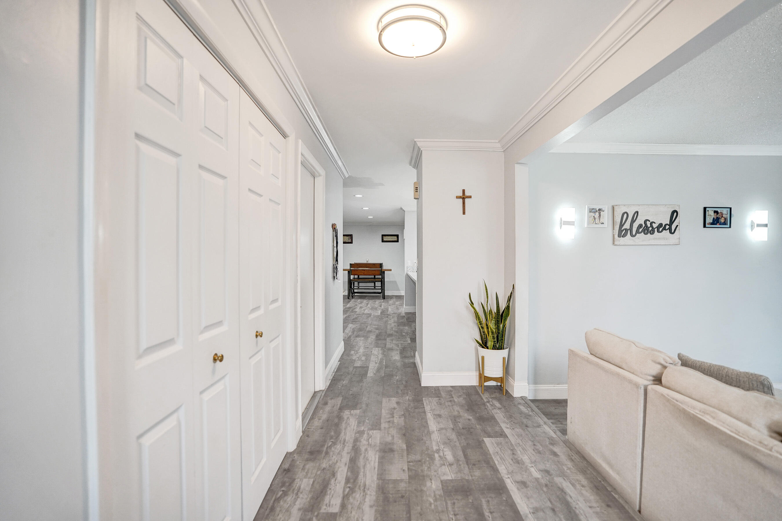 RAMBLEWOOD - Residential