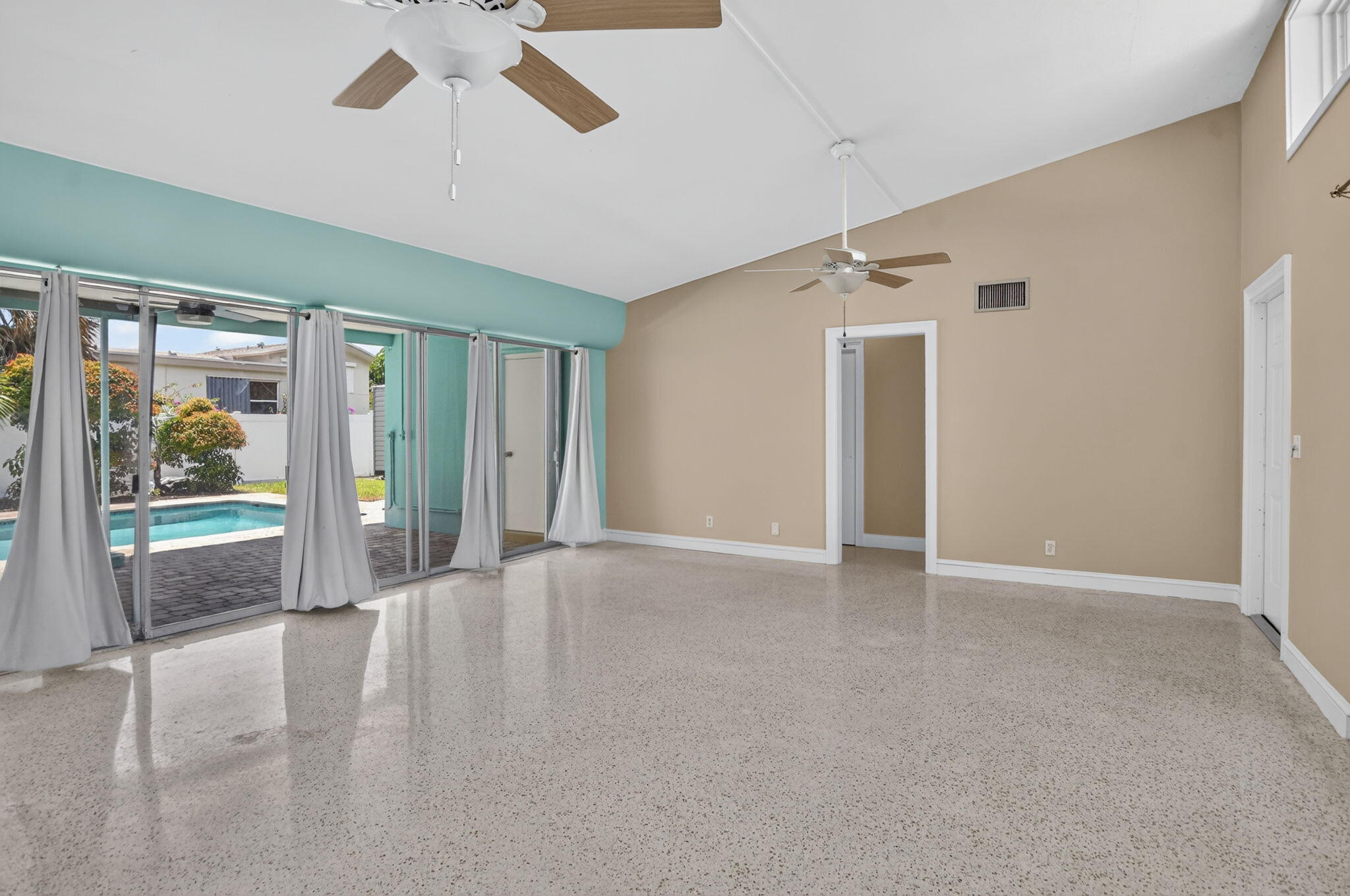 WINFIELD PARK UNIT 1 - Residential