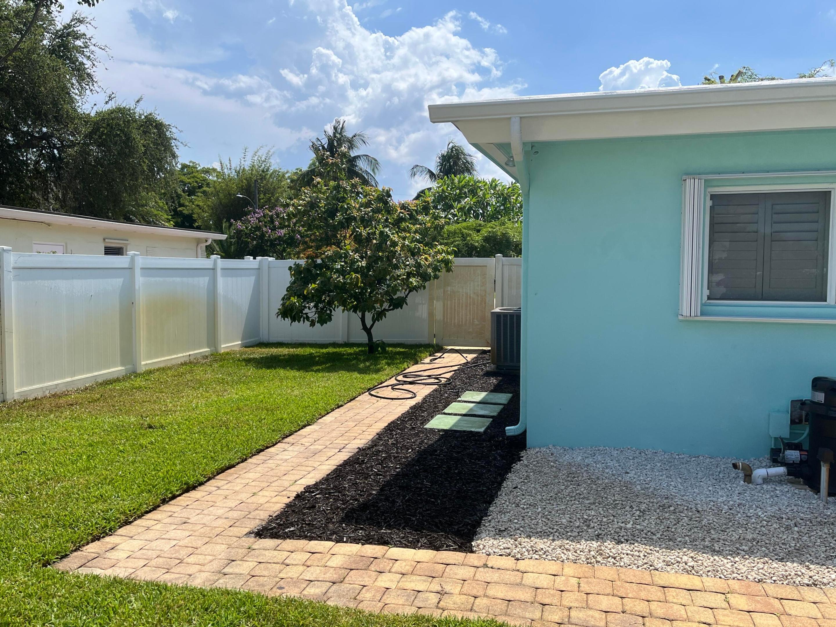 WINFIELD PARK UNIT 1 - Residential